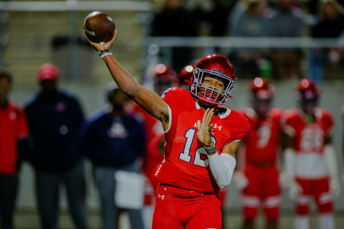 Manvel Mavericks Q Kaeden Smith (12) looks to throw during the first half of action between Paetow High School vs Manvel High School during a District 10-5A Division I high school football game at Freedom Field, Friday, October 29, 2021, in Rosharon. (Juan DeLeon/Contributor)