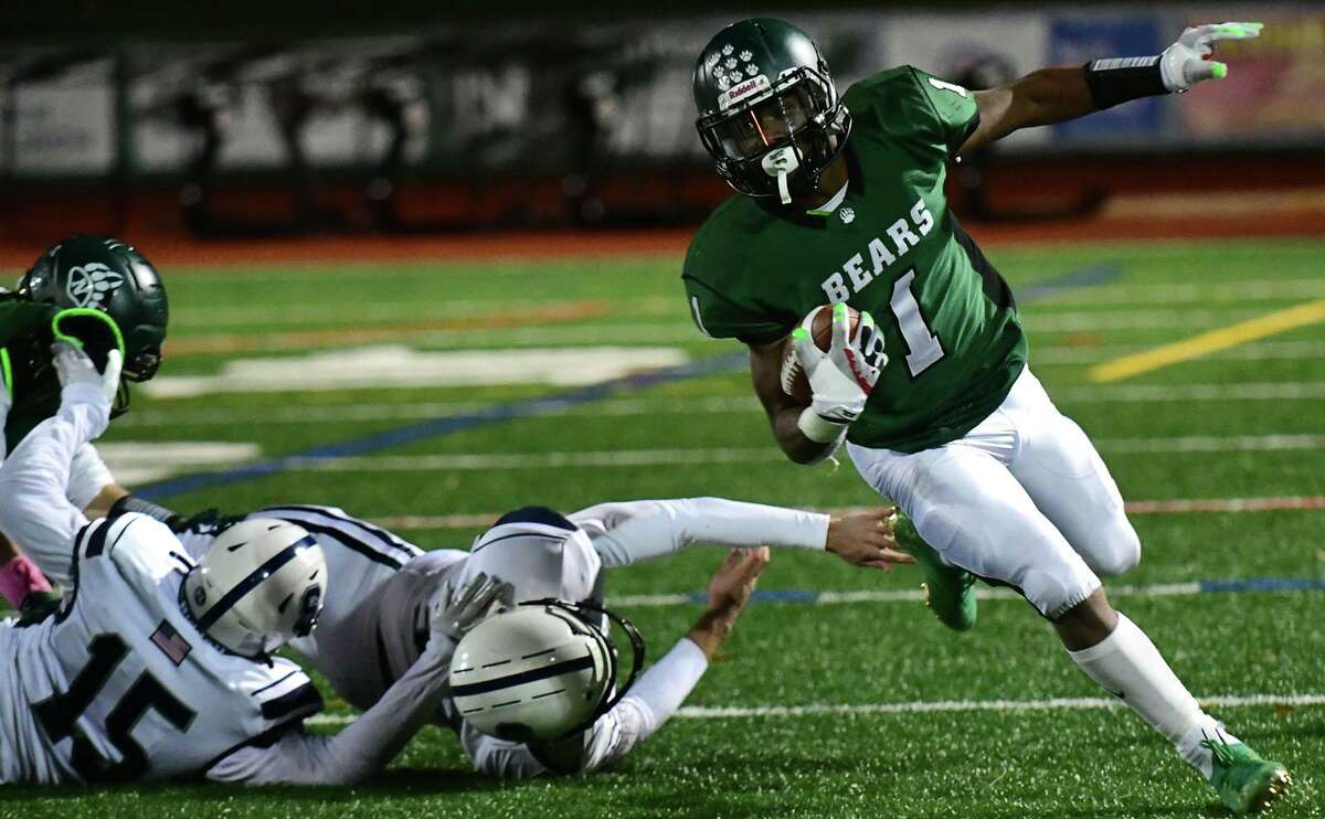 Staples football holds on to knock off No. 8 Norwalk