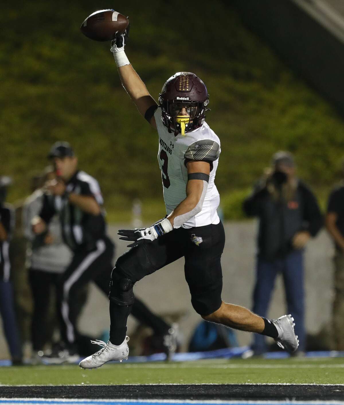 Magnolia West tops New Caney to remain unbeaten