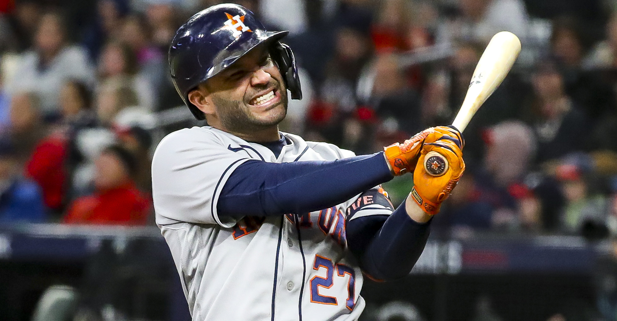 Atlanta Braves catcher Javy Lopez puts on his gear during a Major