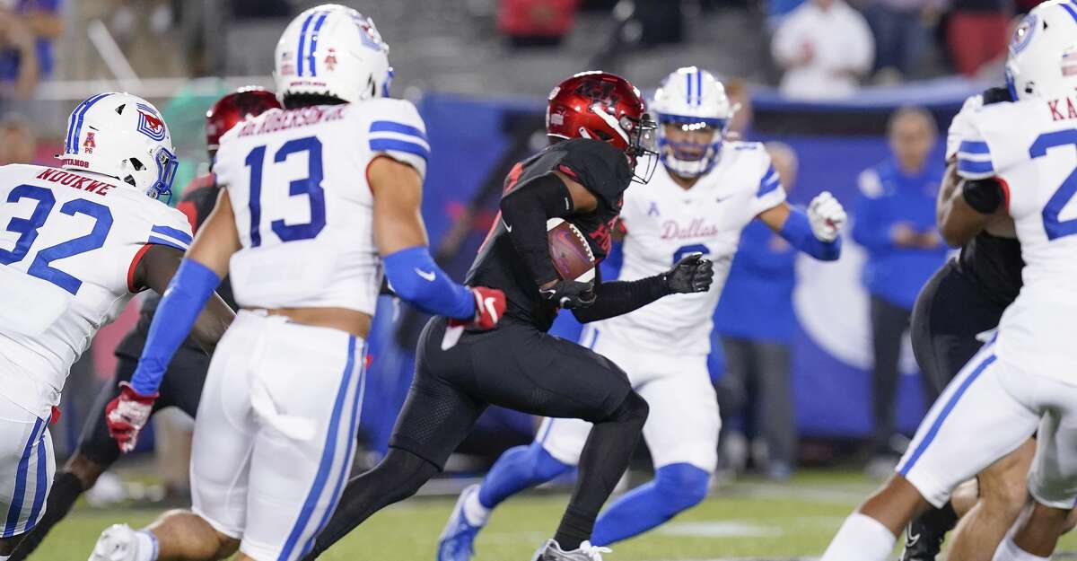 Buffalo Bills running back Marcus Murphy (22) heads for the end zone for a  touchdown during the …