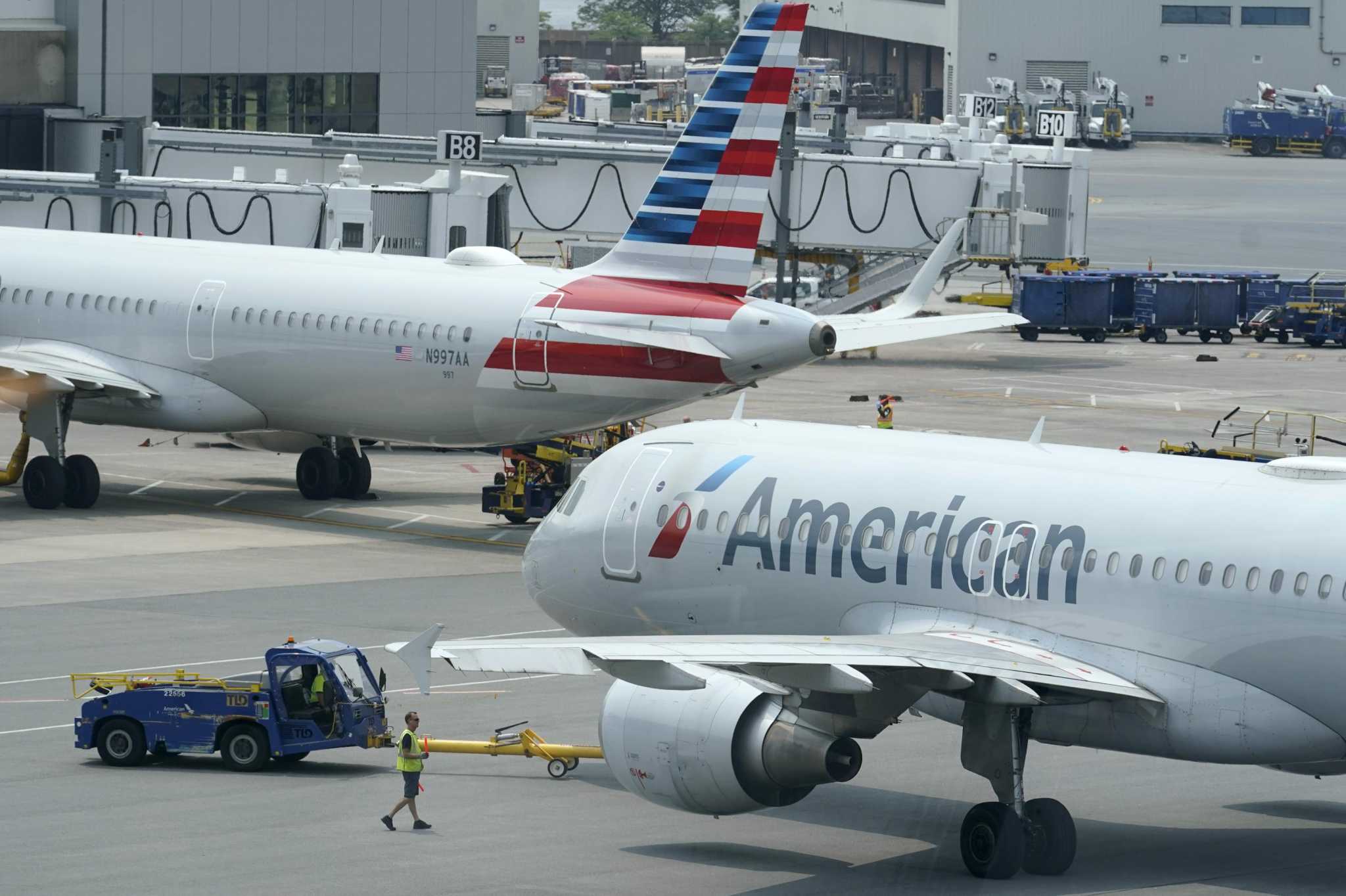 American Airlines cancels hundreds of flights, some at Bay Area airports - San Francisco Chronicle