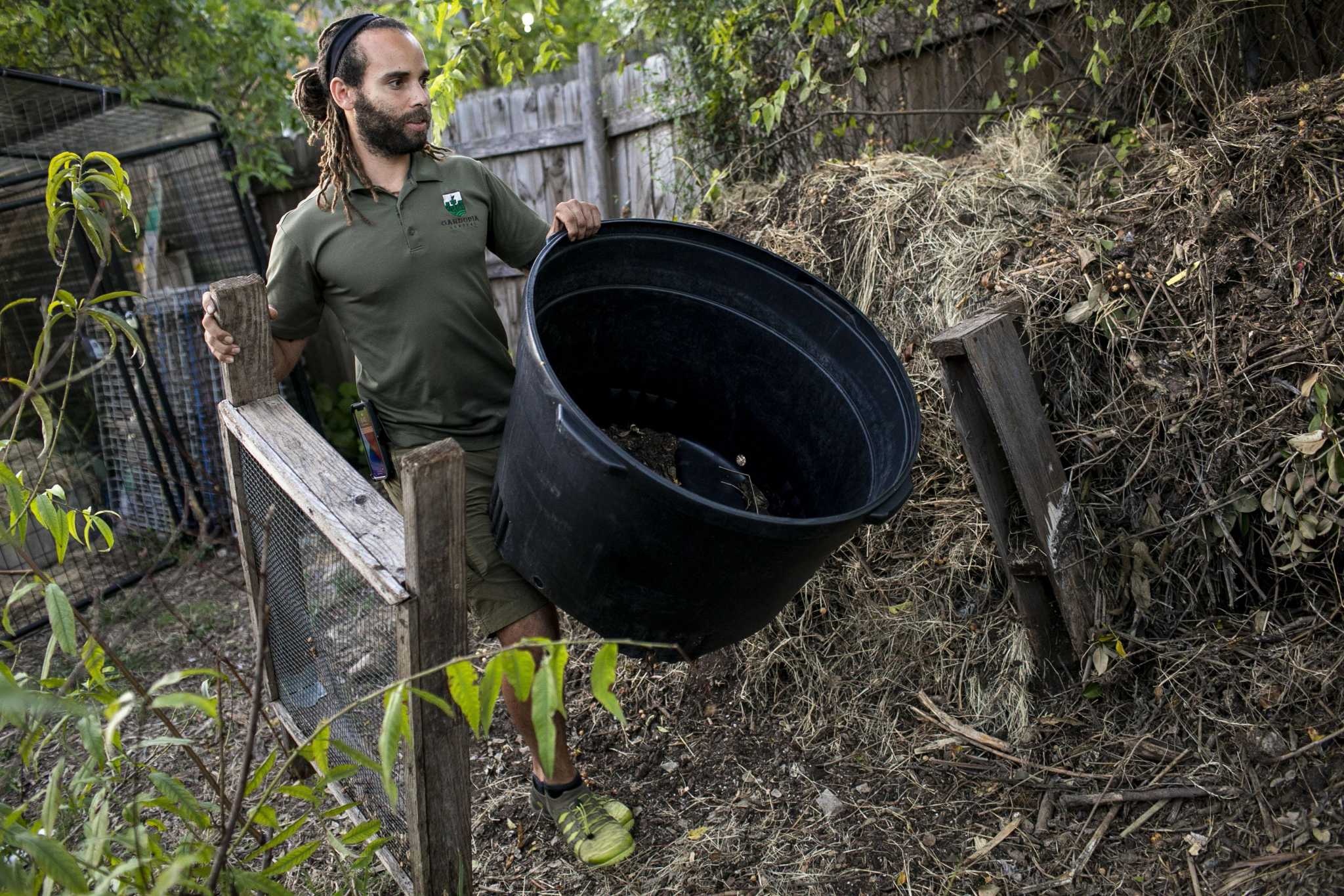 From banana peel to garden: San Antonio's composting program is in new hands with big goals - Vimarsana News