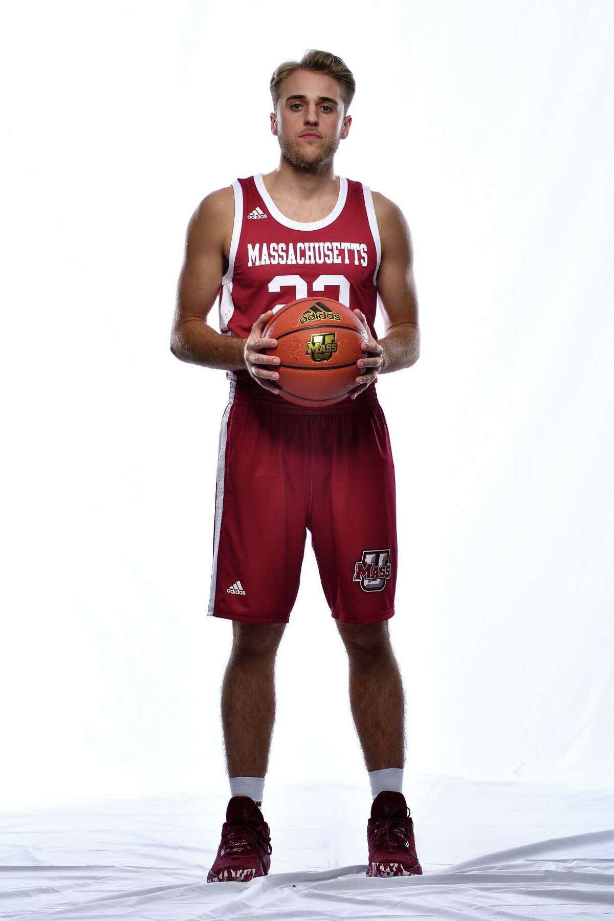 CT native Rich Kelly takes job as UConn men's graduate assistant