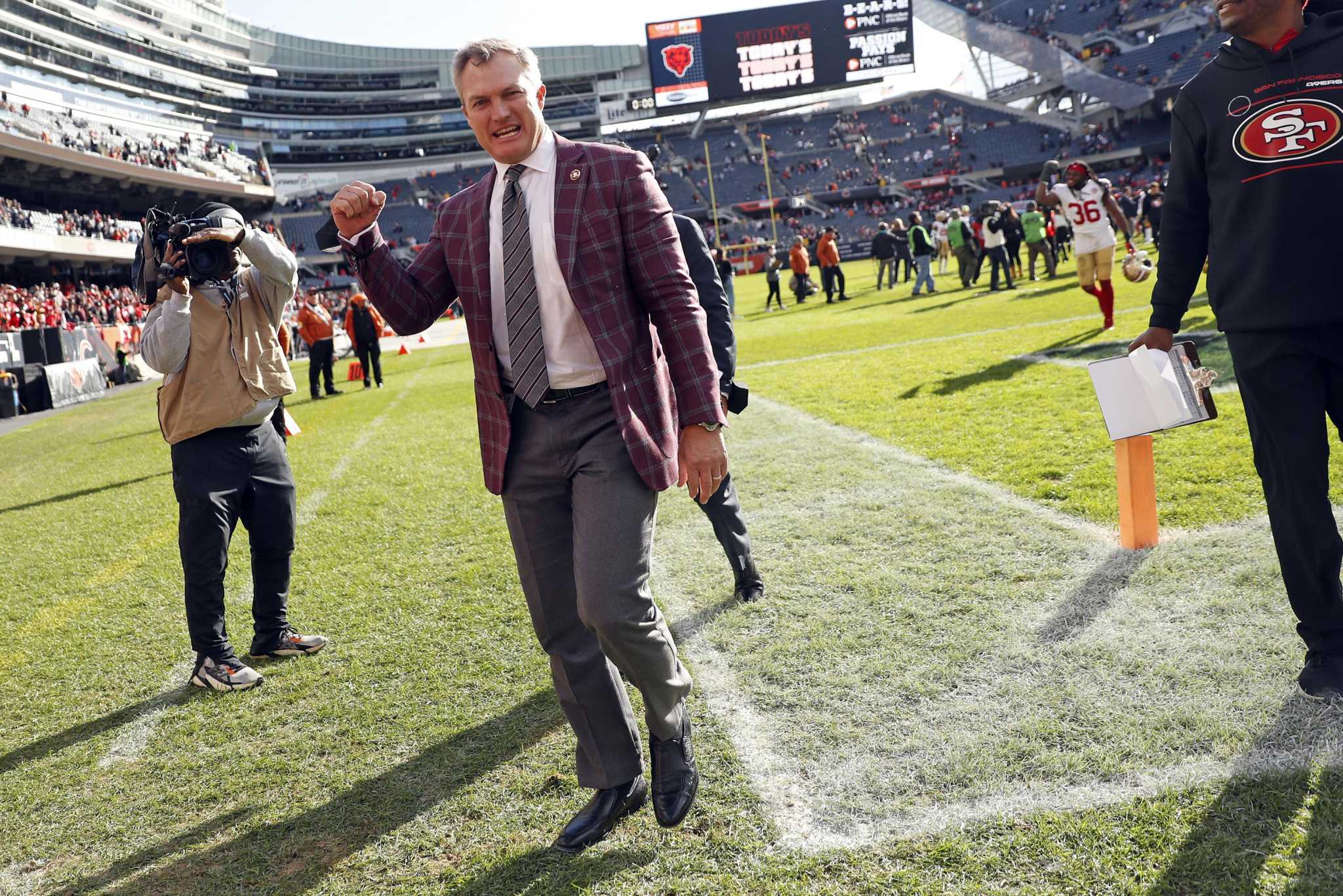 Photos from San Francisco 49ers snap four-game losing streak with 33-22 win  over Chicago Bears