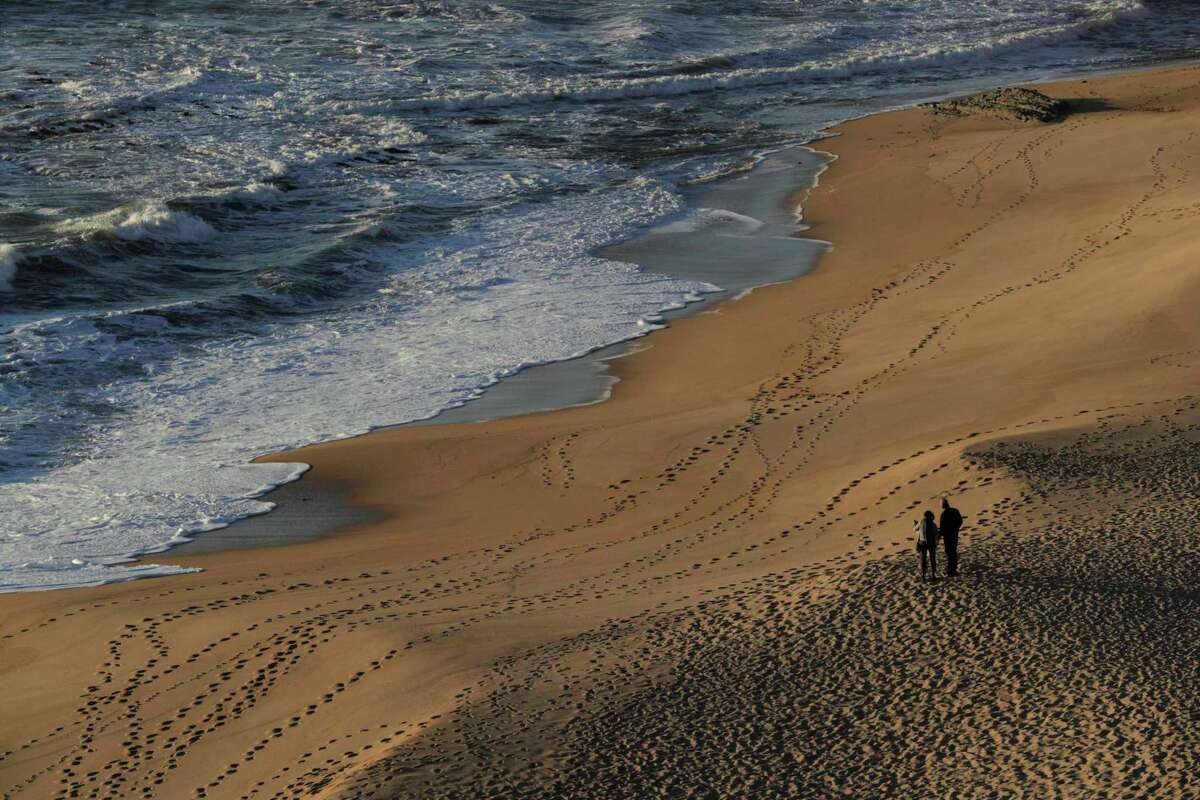 New warning for dangerous ‘sneaker waves’ along coast