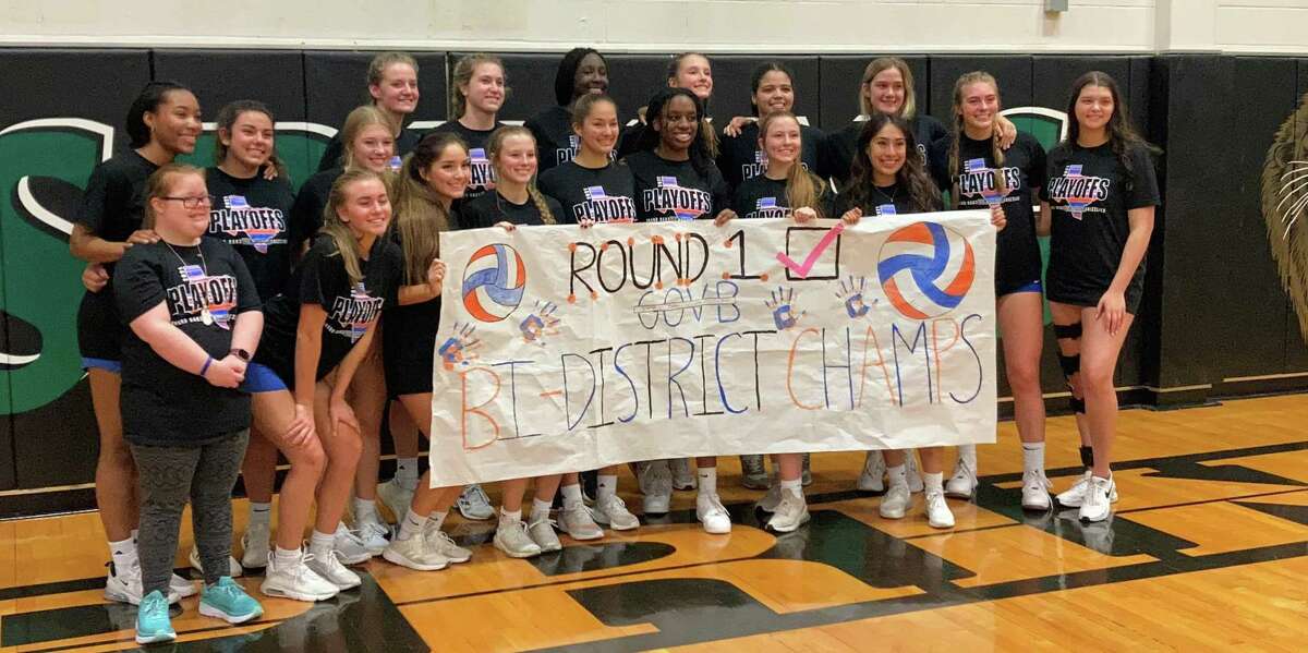 The Grand Oaks Grizzlies won the Region II-6A bi-district play off over Spring on Monday, Nov. 1, 2021.