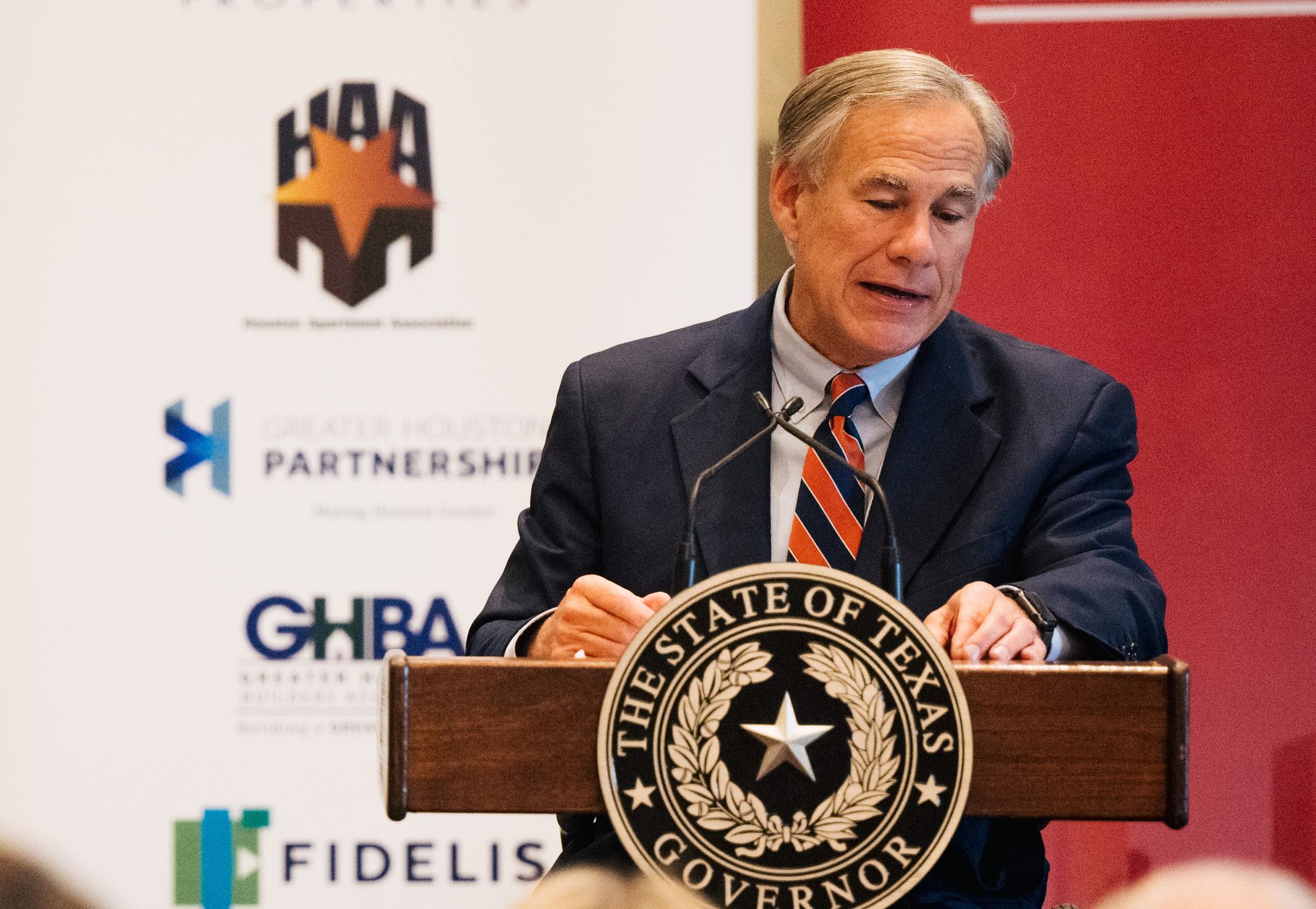 Gov. Abbott slams ‘pornographic’ content in Texas school libraries Gov. Abbott slams ‘pornographic’ content in Texas school libraries