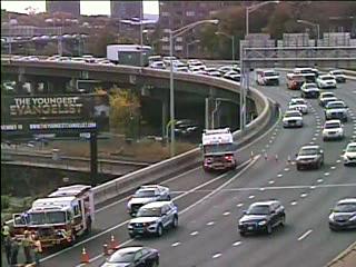 Police: Serious crash closes I-84 in Hartford