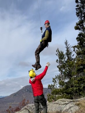 Hikers sans flashlight, trapped kayaker keeps rangers busy - Vimarsana News