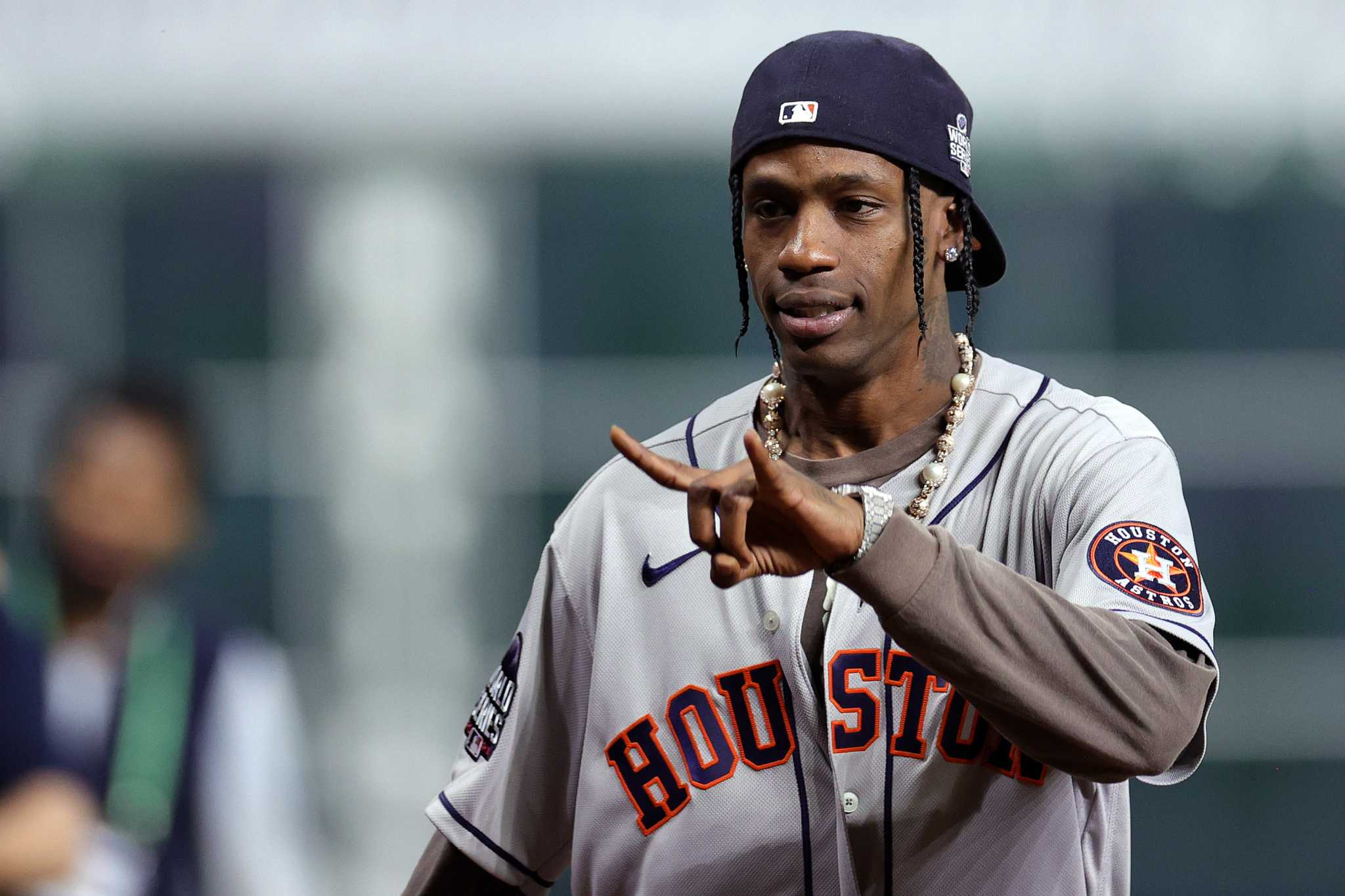 Travis Scott hyping up Astros fans at game 6 of the #WorldSeries ⚾️🔥 
