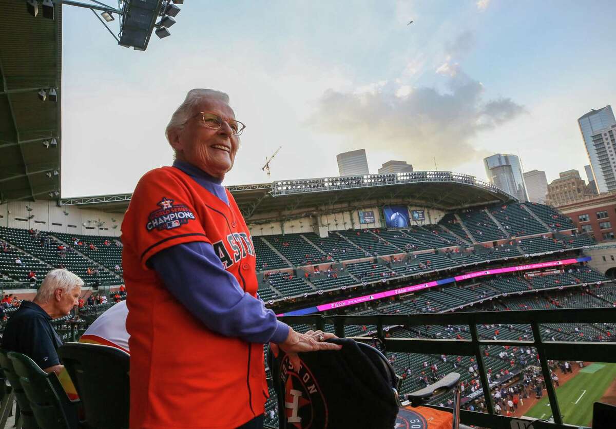 Astros fans bring hundreds of gold crowns to playoff games for King Tuck