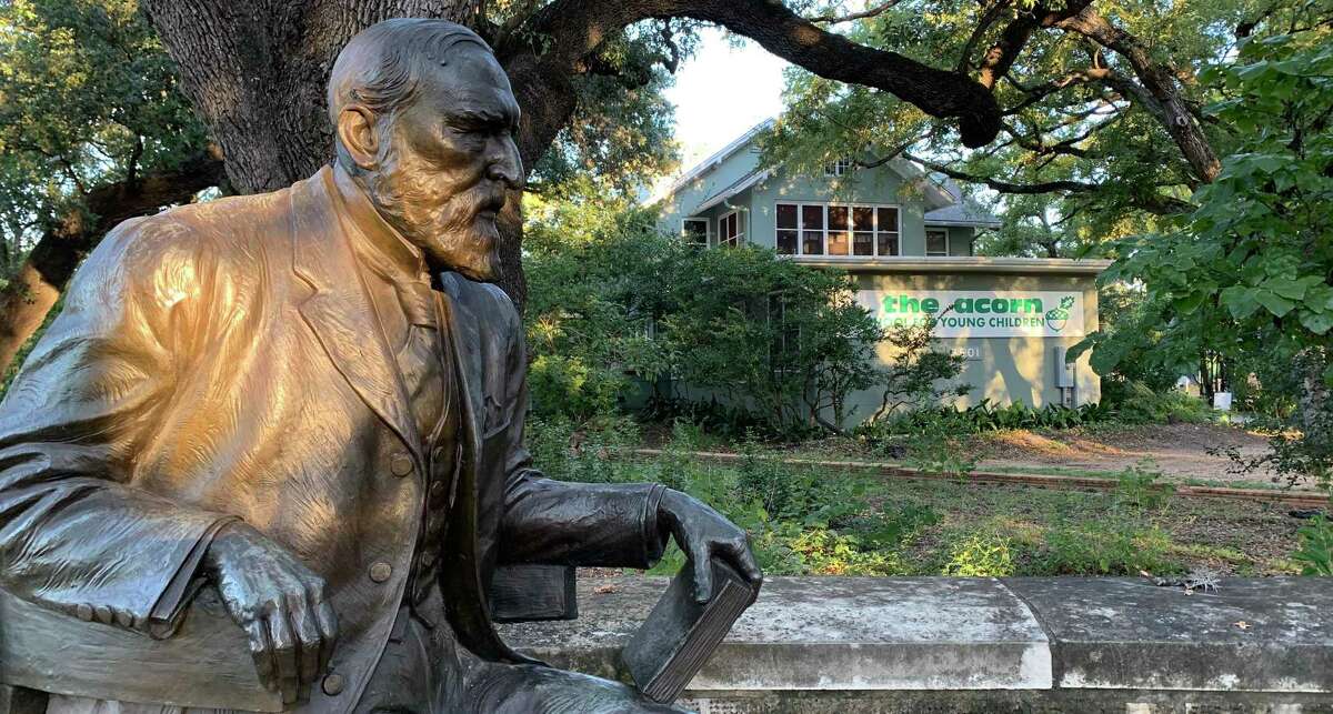 Pompeo Coppini’s sculpture of George W. Brackenridge at the Broadway entrance to Brackenridge Park. The statue was installed in 1970 and had been cast after Coppini’s death.