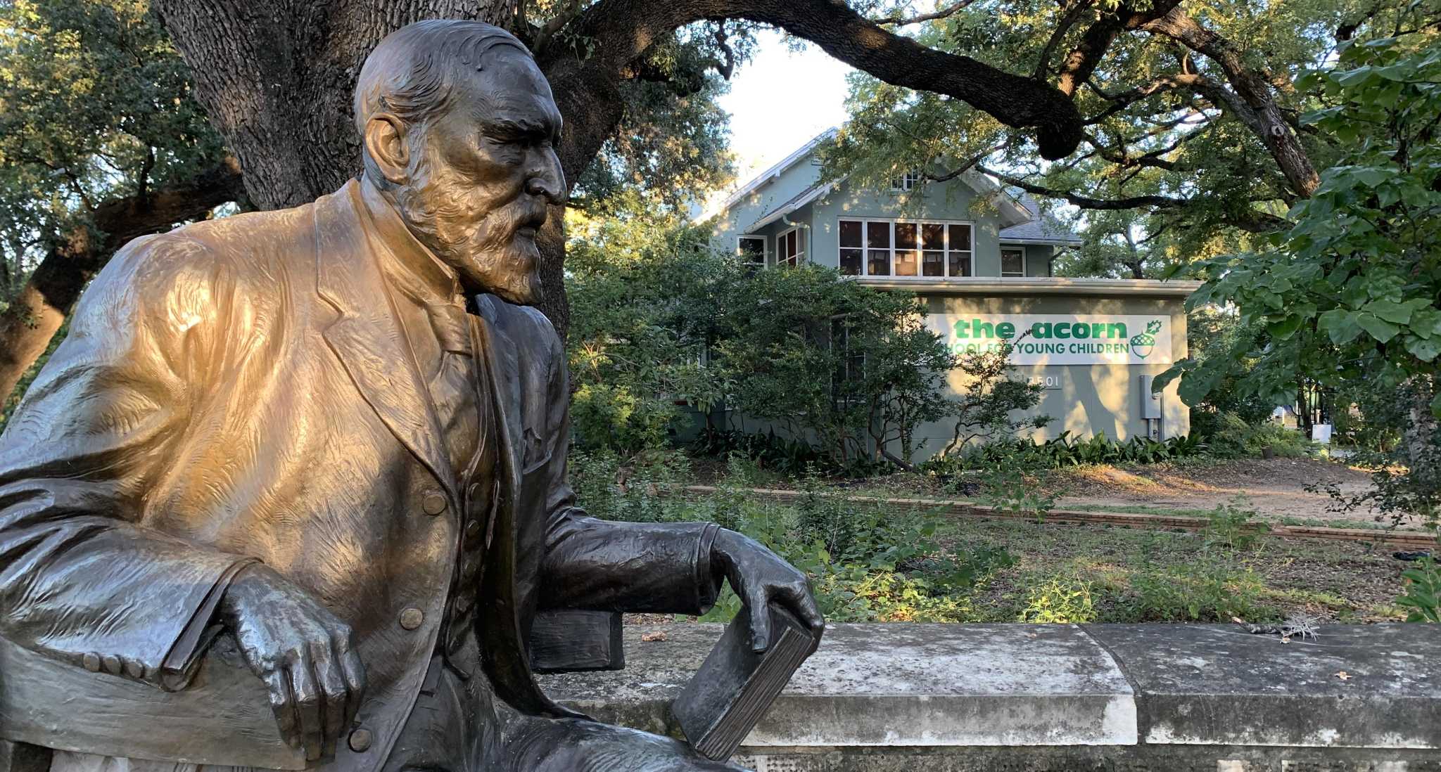 St. Anthony, military dogs and more: A guide to 7 San Antonio statues you didn't know existed - Vimarsana News