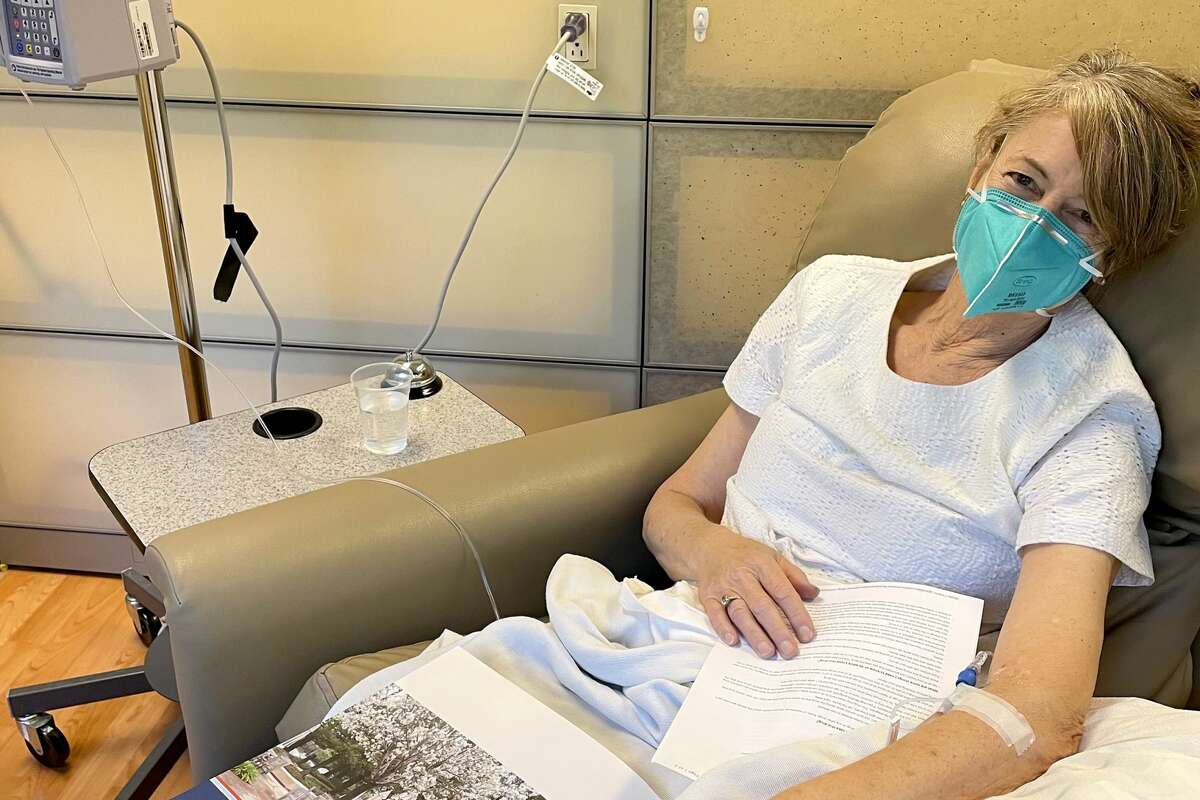 Laurel-Rose Von Hoffmann-Curzi receiving a chemotherapy treatment in the hospital. 