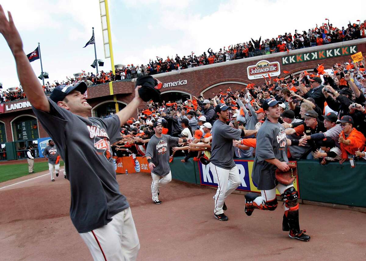Buster Posey's two-hit day gets him to 1,500 in his storied career