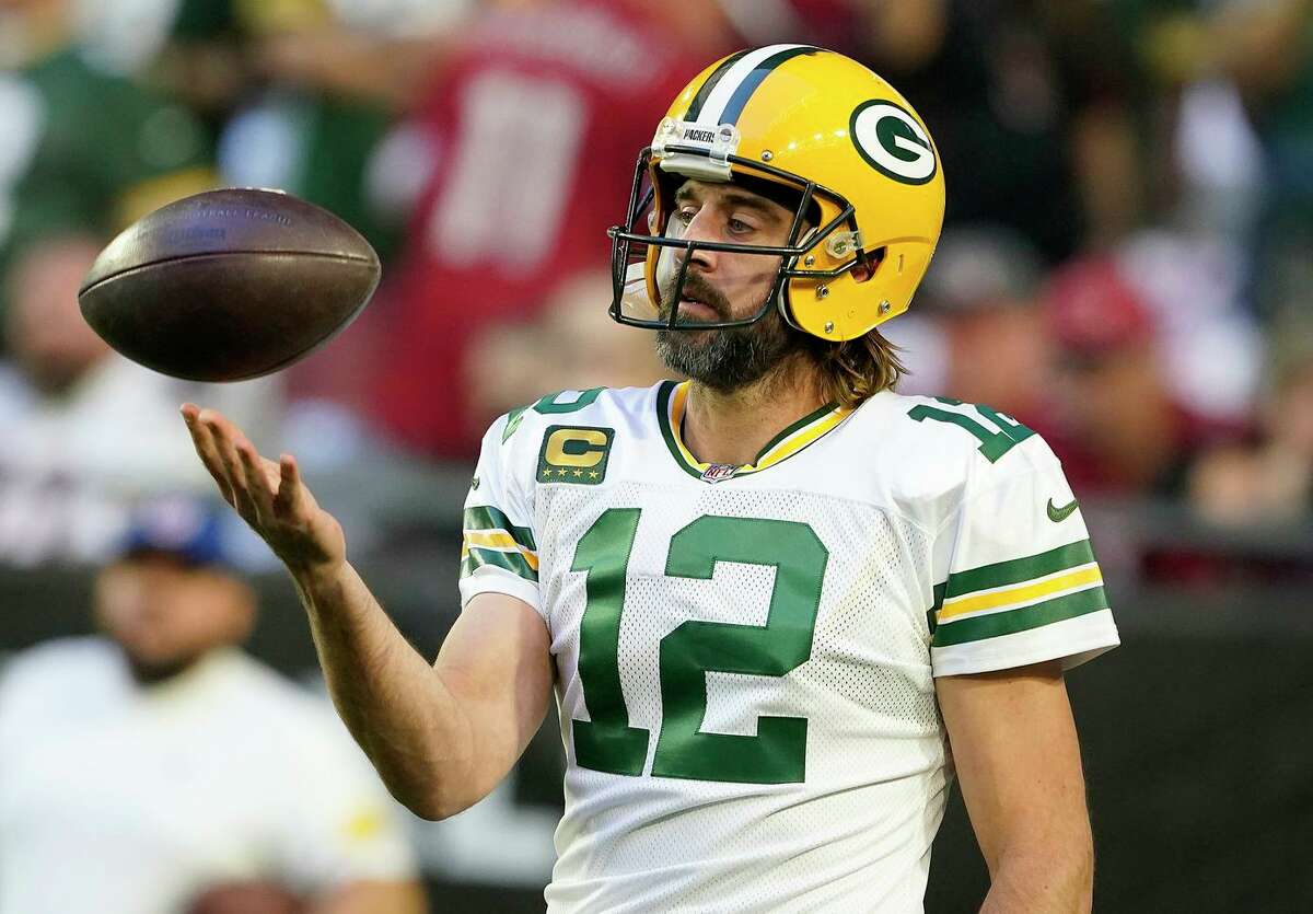 Antivax Aaron Rodgers manages to cancel himself, won't suit up for