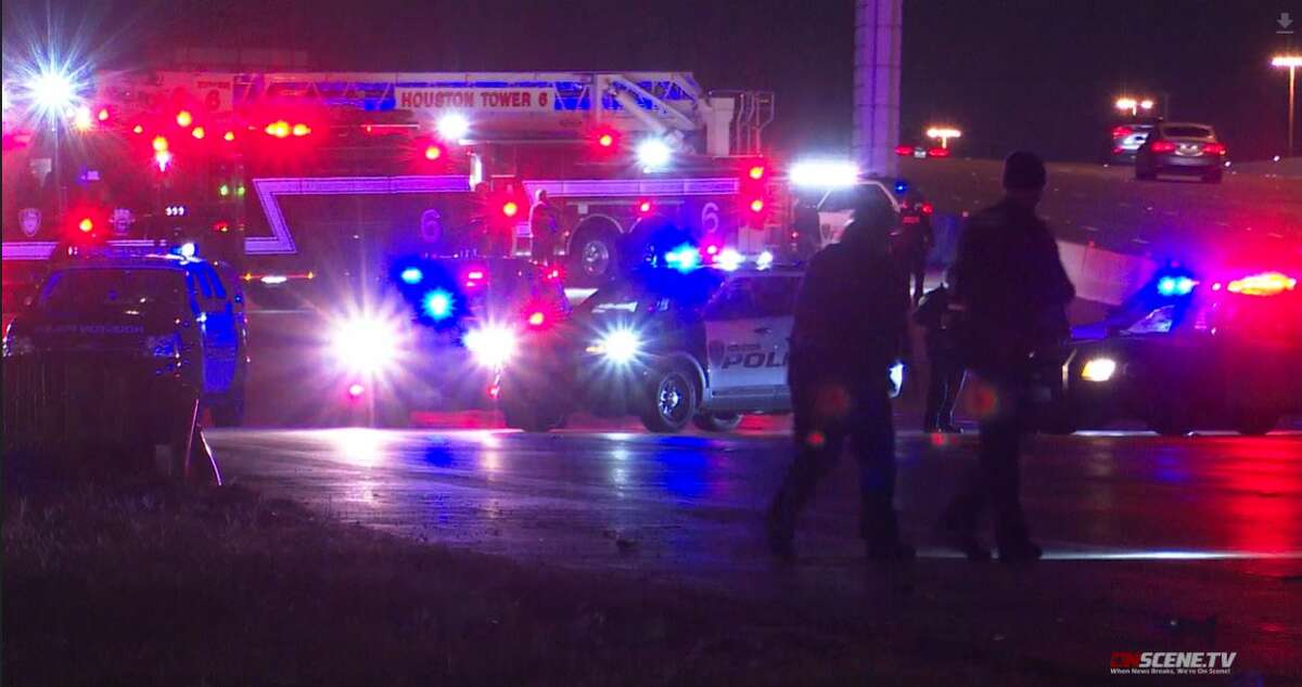 Man fatally struck on Katy Freeway in Heights area