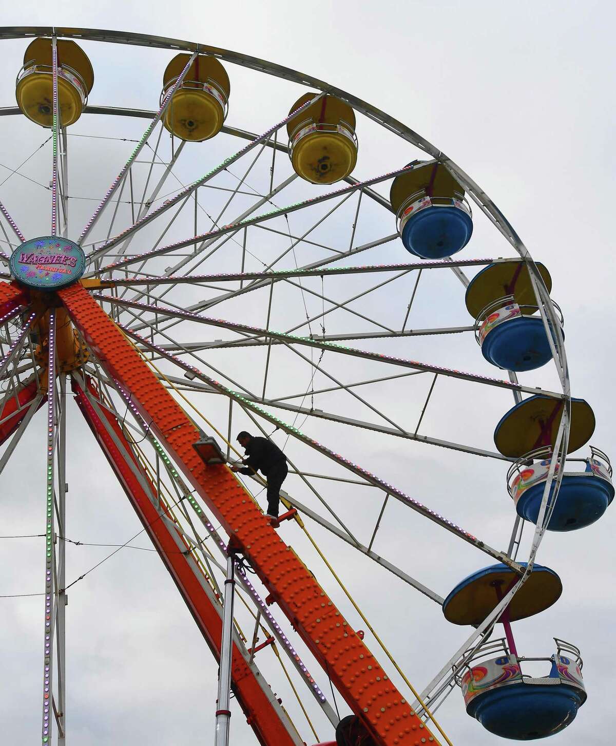 52nd annual Groves Pecan Festival opens