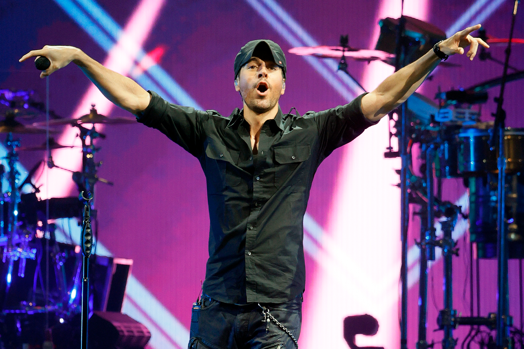 Enrique Iglesias and Ricky Martin coming to AT&T Center - Vimarsana News