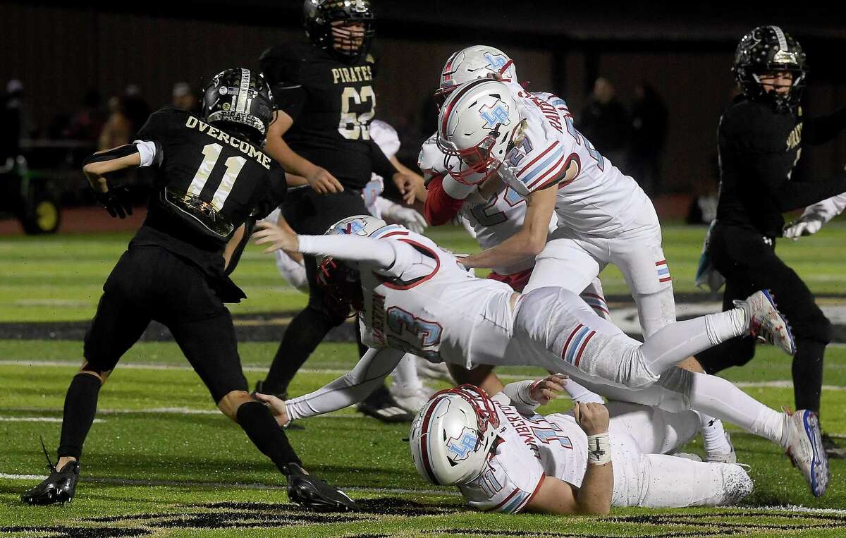 Vidor pulls off comeback for district crown