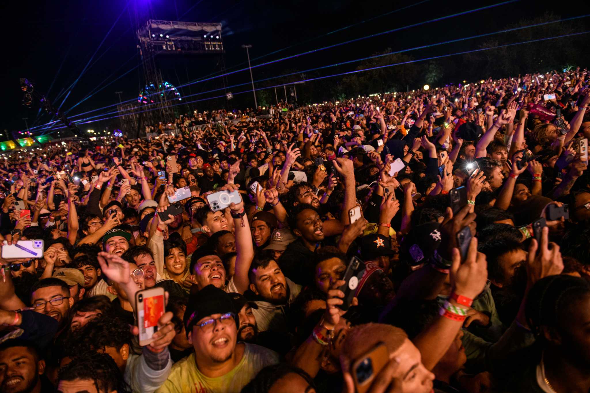 At least 8 deaths confirmed at Travis Scott's Astroworld Festival - Vimarsana News