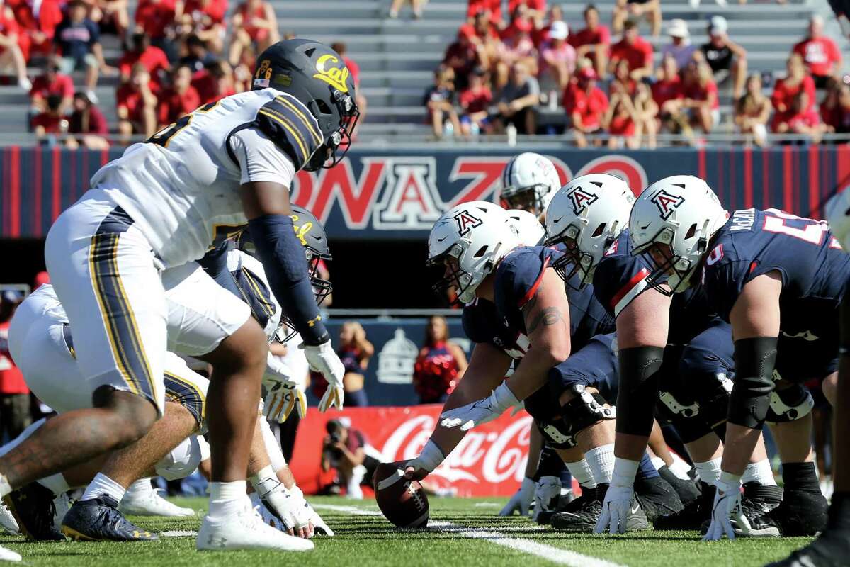TUCSON, AZ - NOVEMBER 06: Line of scrimmage during the first half of a football game between the University of California Golden Bears and the University of Arizona Wildcats on November 6, 2021 at Arizona Stadium in Tucson, AZ. (Photo by Christopher Hook/Icon Sportswire via Getty Images)