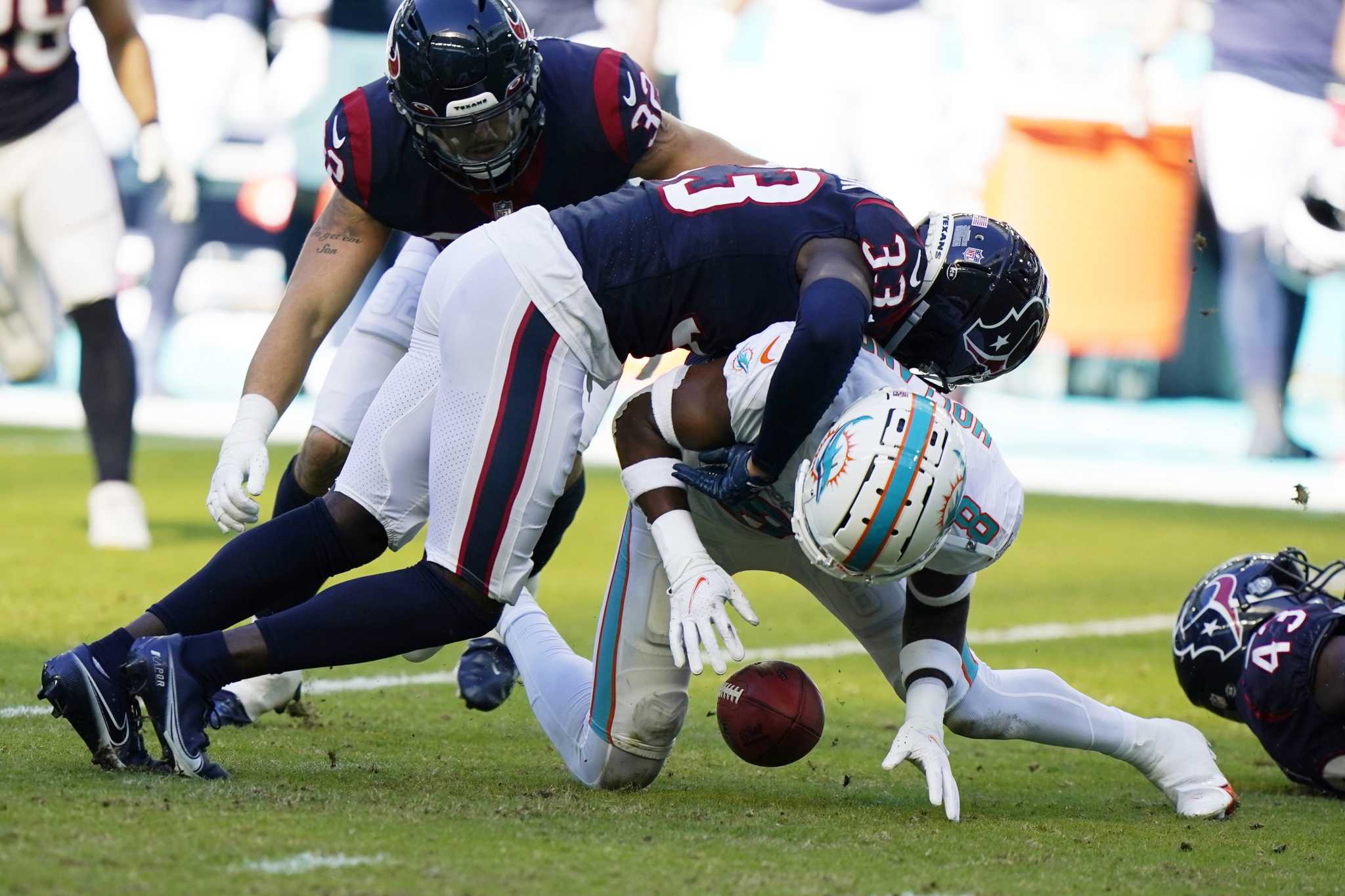 Texans Force Three First-half Turnovers, But Offense Can't Capitalize