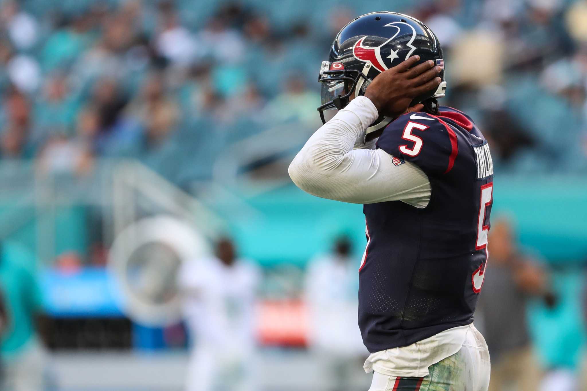 Houston Texans lose to Miami Dolphins, NFL 2022 season record drops to  1-9-1 - Battle Red Blog