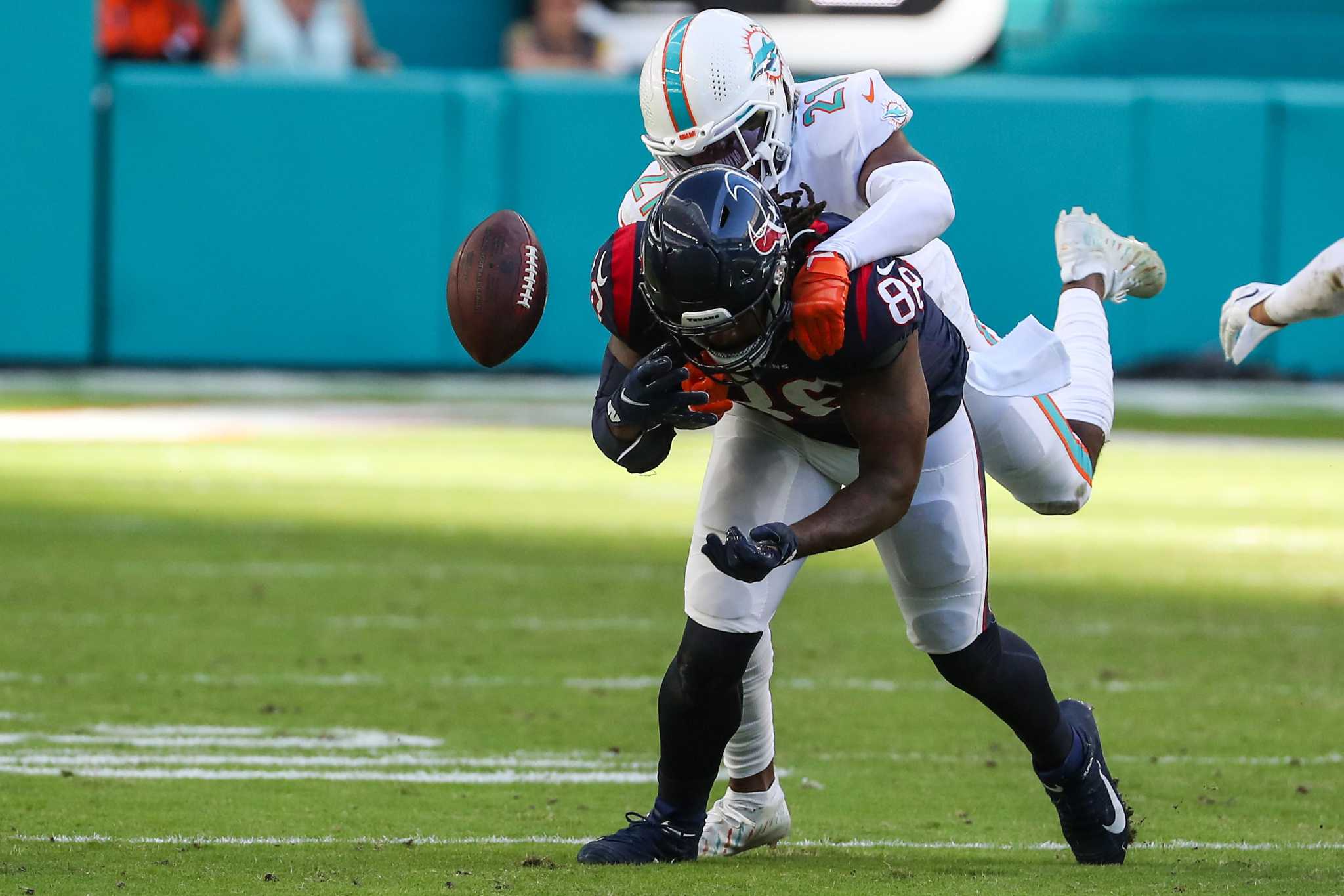 Texans activate TE Jordan Akins vs. Seahawks