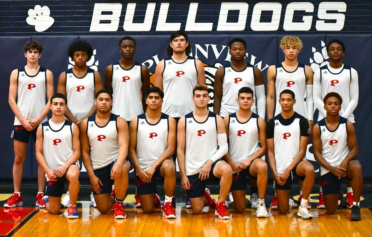 Members of the 2021-22 Plainview varsity boys basketball team.