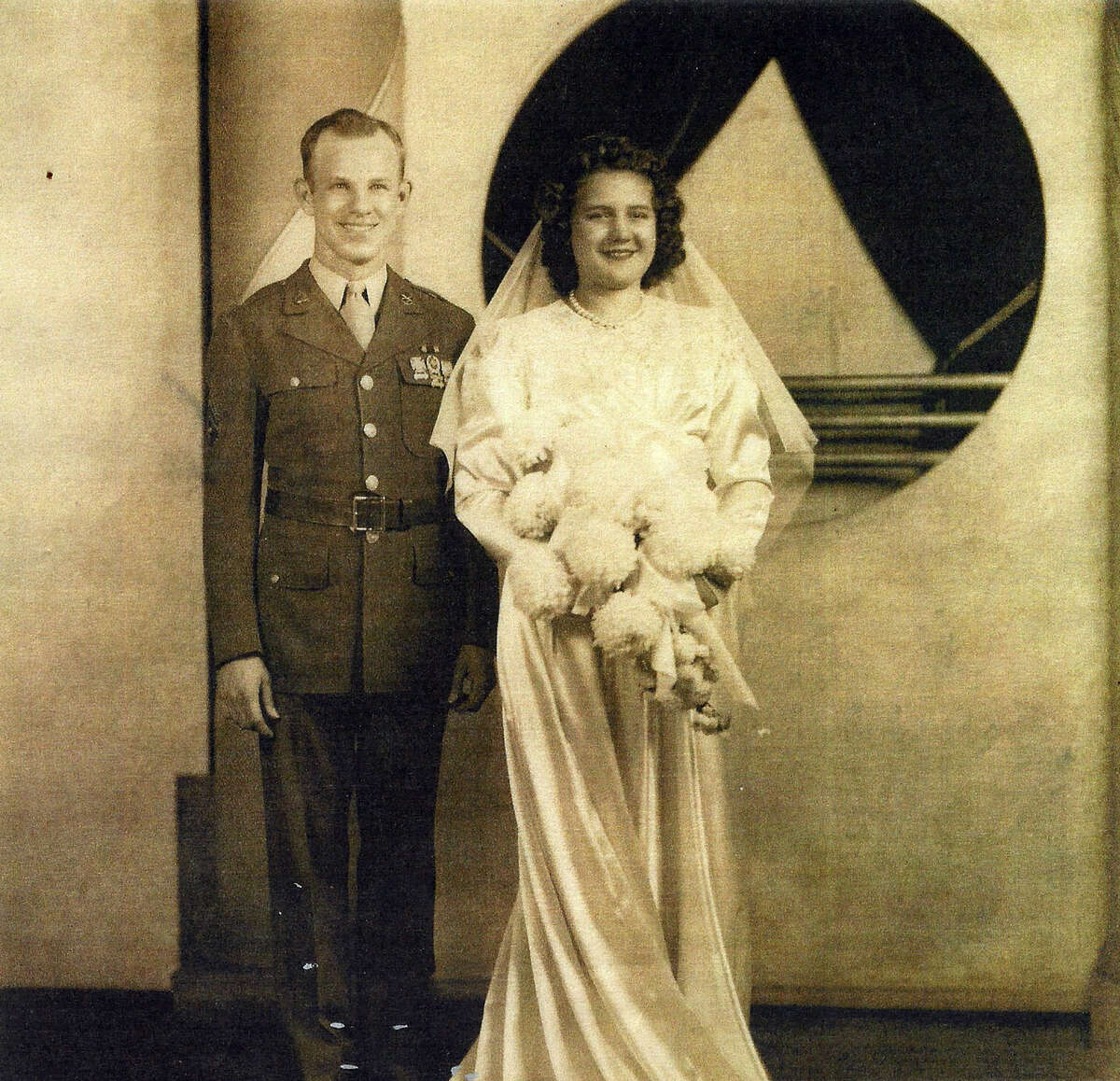 Couple at Cedarhurst will mark 77th anniversary on Veterans Day