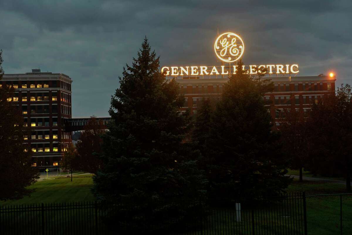 Extérieur de l'usine General Electric le mardi 9 novembre 2021 à Schenectady, NY GE a aidé la Malaisie à construire une nouvelle centrale électrique au gaz naturel qui fournira au pays 10 % de ses besoins en électricité.