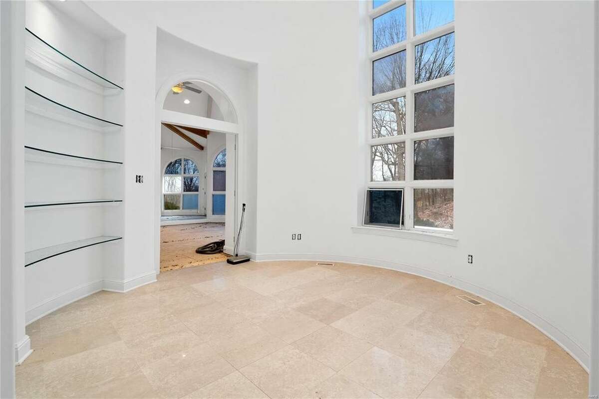 Look inside rapper Nelly's unfinished Missouri mansion that sold for less than 1M