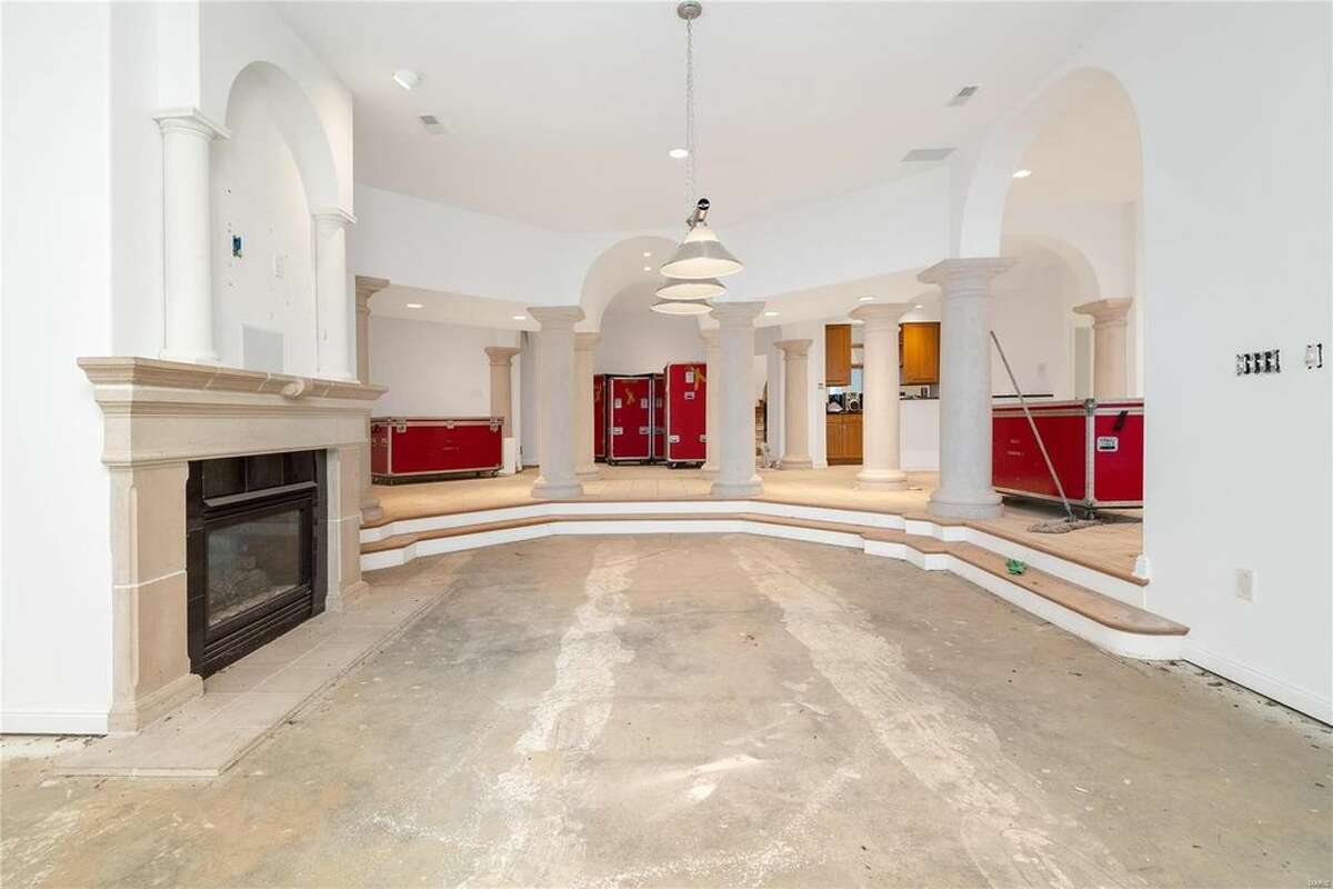 Nelly's mansion, located in the St. Louis suburb of Wildwood, Missouri in West St. Louis County, recently sold for less than $1 million after being listed at $600,000. The mansion features six bedrooms and seven bathrooms, as well as a hillside basketball court in the back of the property.