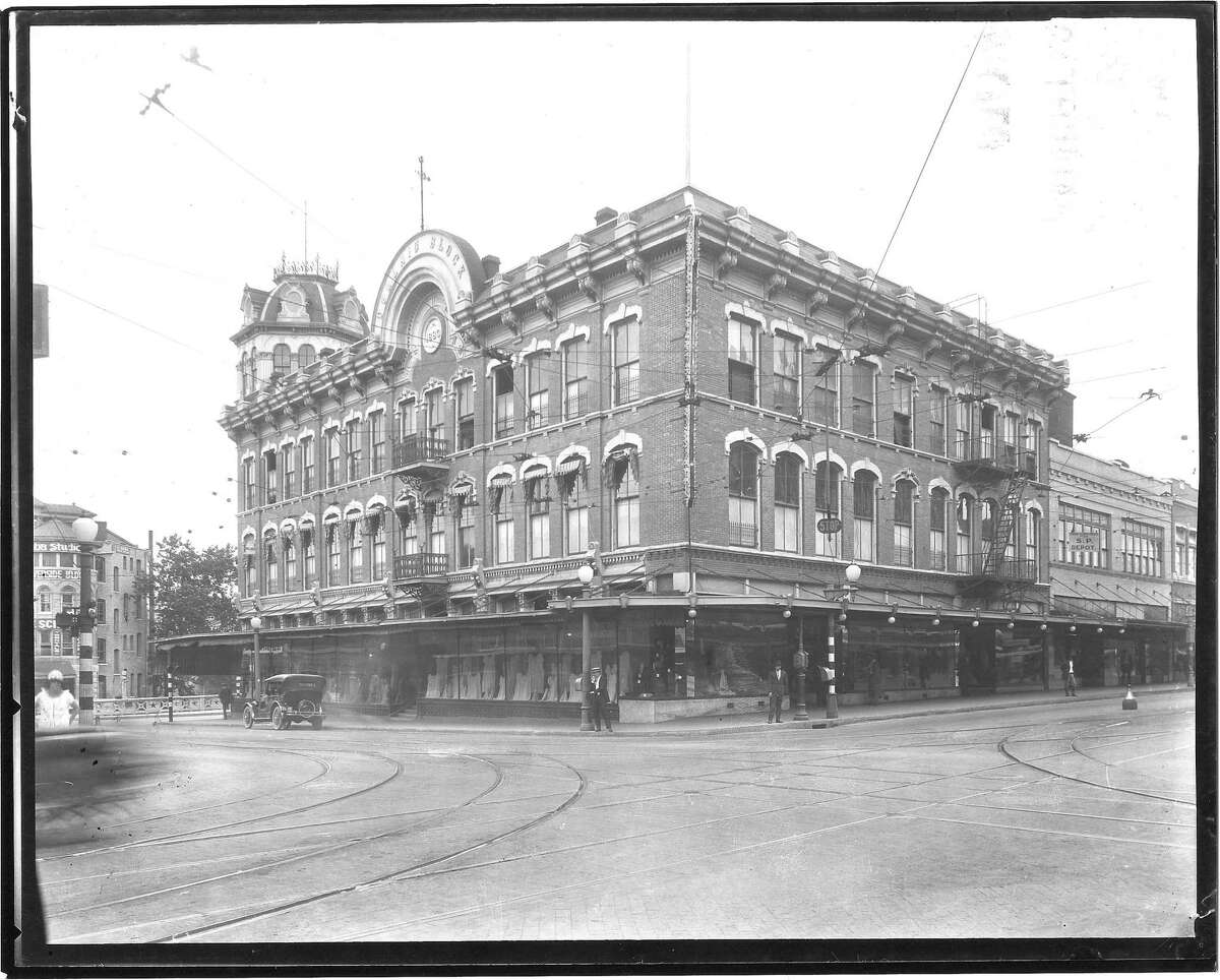 An oblique view of the George Dullnig Building, looking northwest at the corner of Alamo and Commerce Streets.