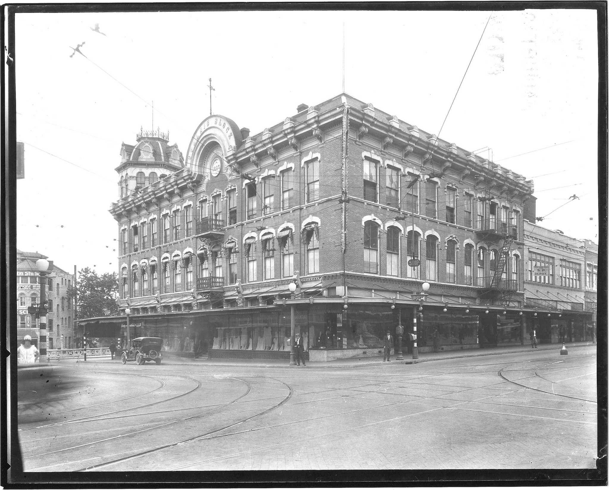 Austin Firm Buys Historic Dullnig Building On Alamo Plaza In Downtown