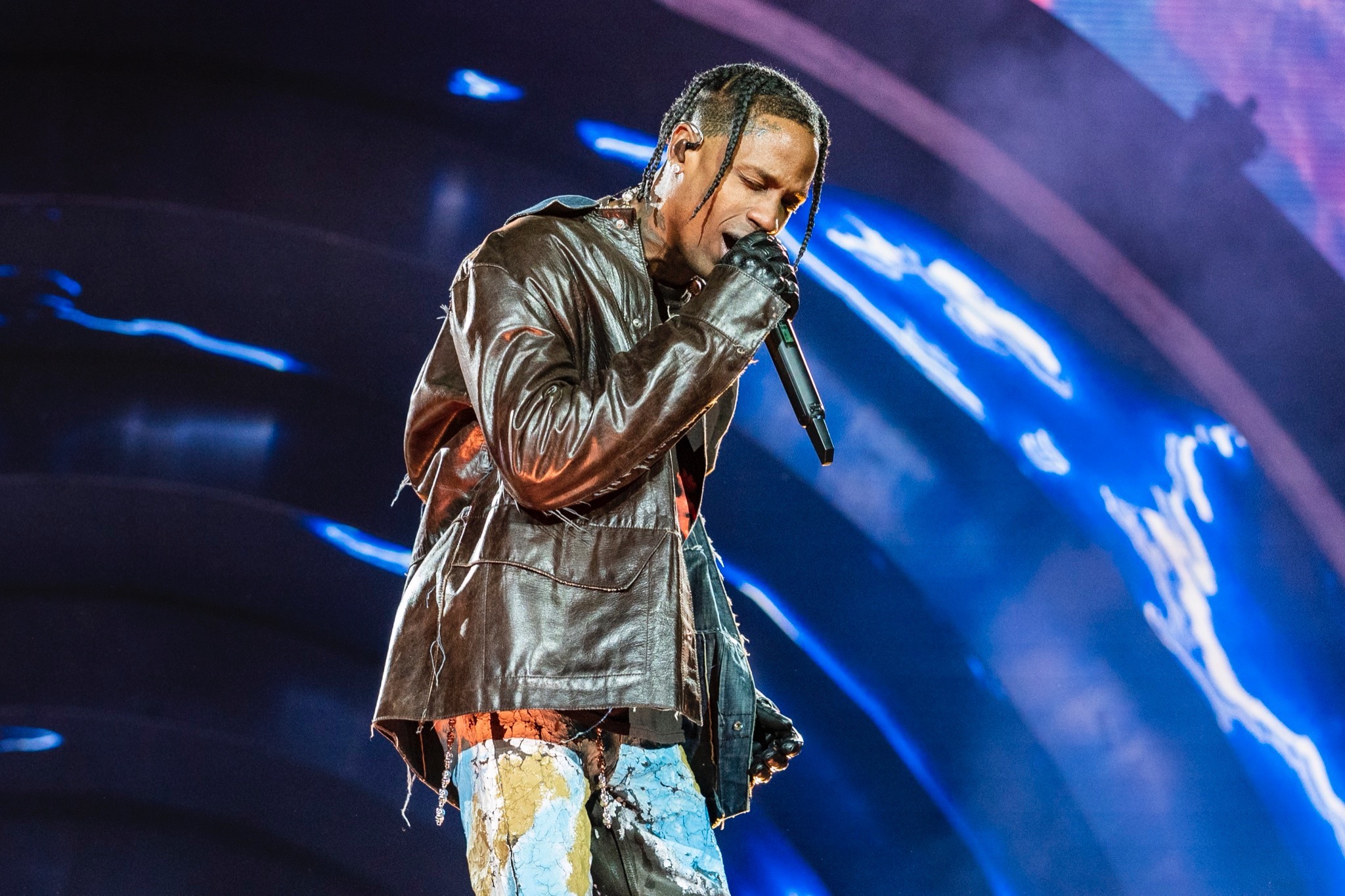 Travis Scott to offer full refunds to all Astroworld attendees, mental  health counseling