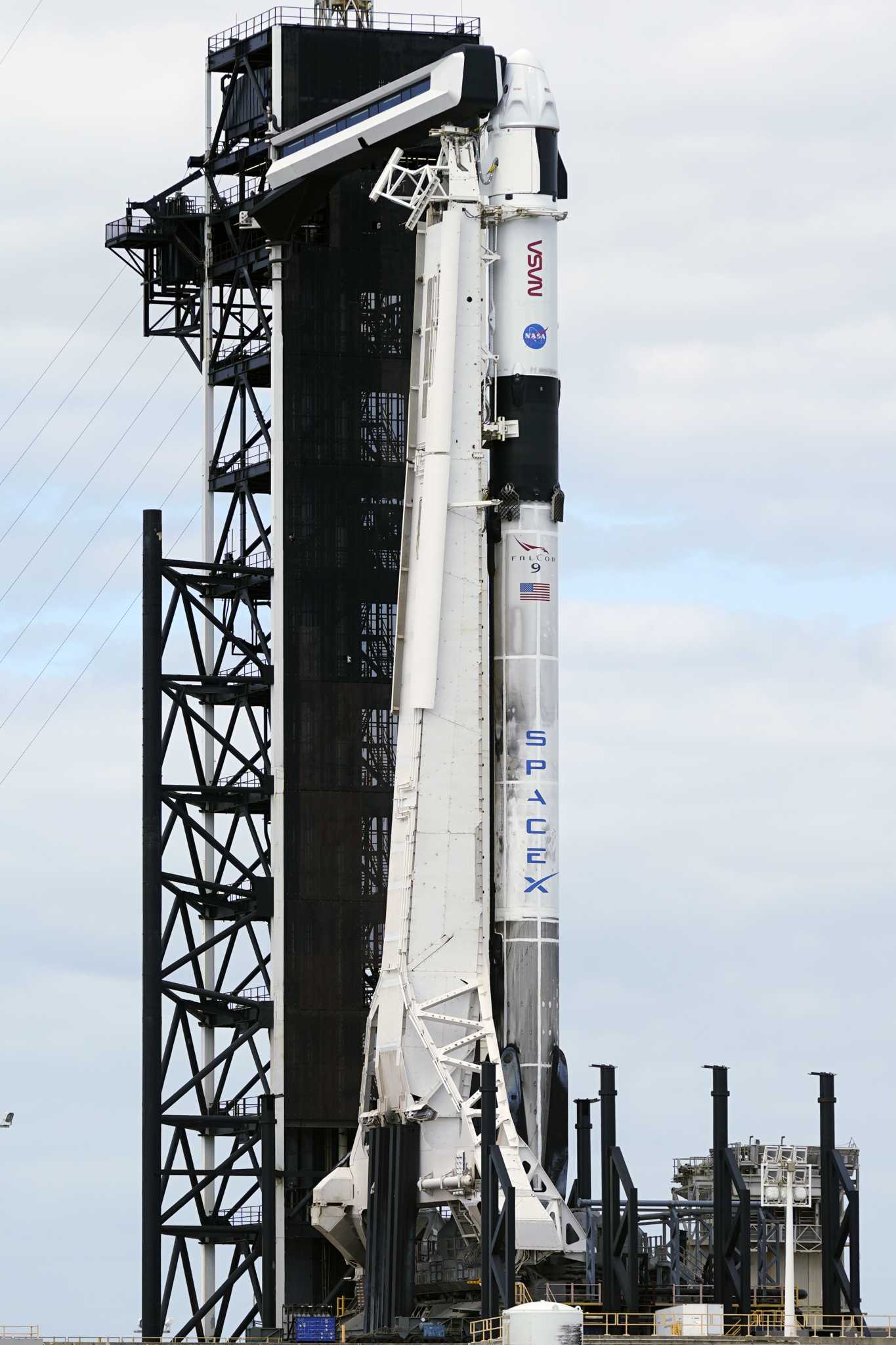 SpaceX aims for new launch after medical and equipment issues