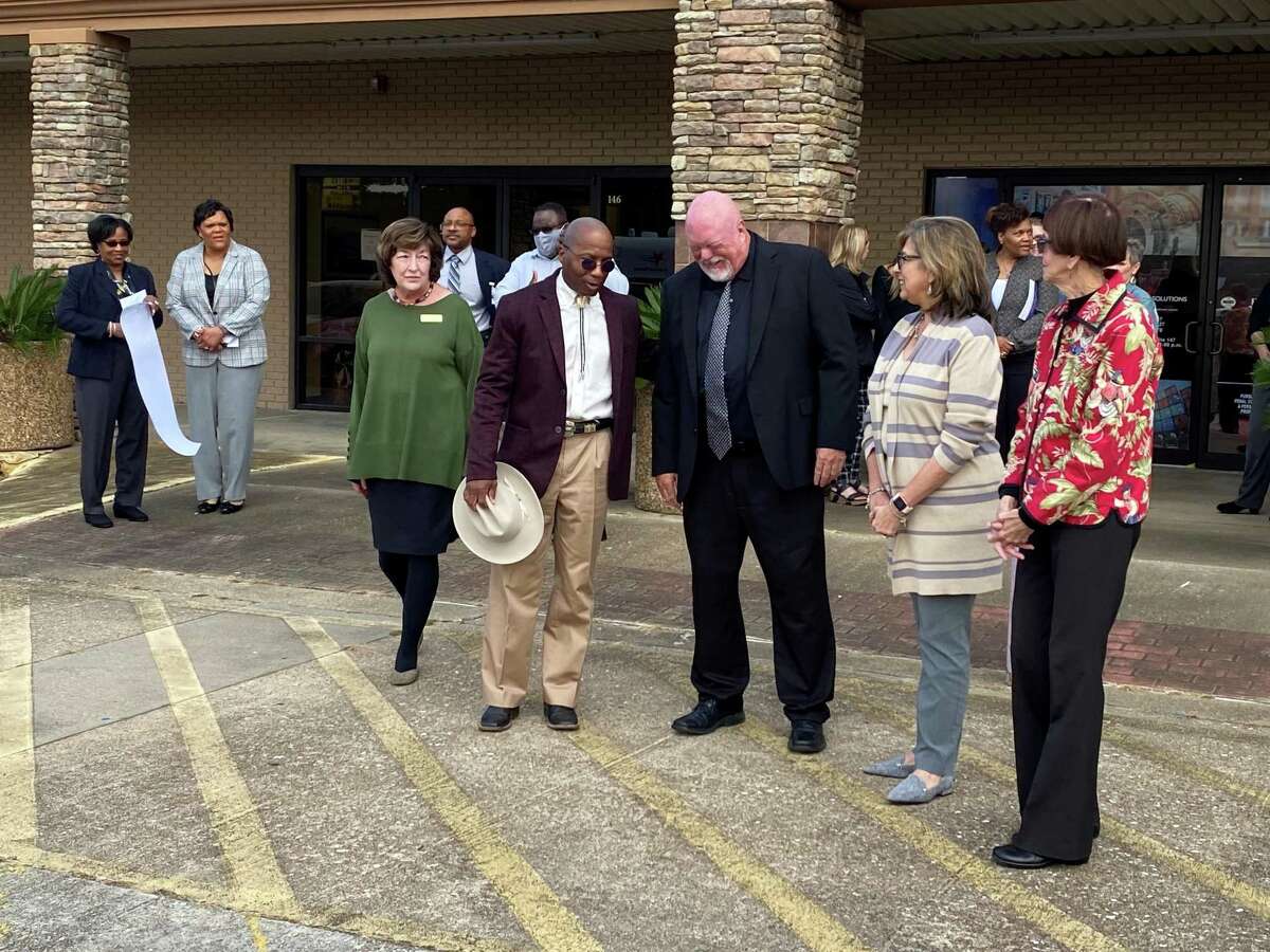 New workforce, education center opens in Silsbee