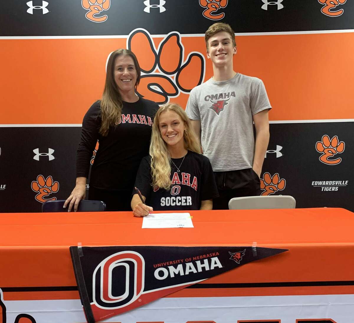 Edwardsville senior Payton Federmann will play soccer for the University of Nebraska Omaha. She is joined by her family, including EHS coach Abby Federmann.
