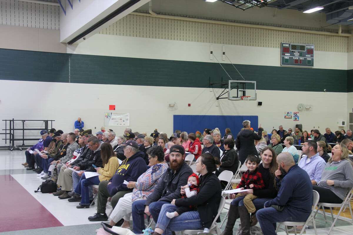 Laker Elementary School honored local veterans by putting on a ceremony on Thursdays with all the students participating. They sang patriotic songs while some students read how they were thankful to veterans.