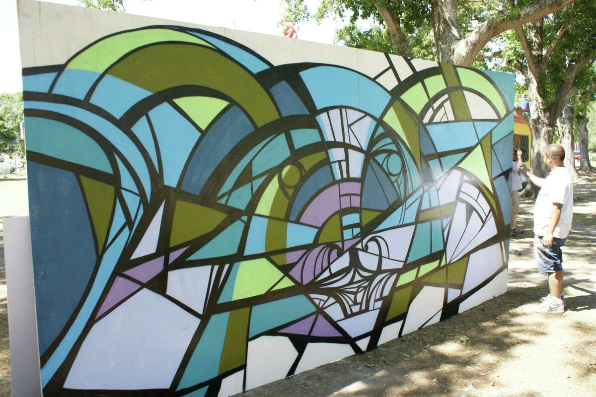 Friendswood art group aims for wider audience with outdoor show at Baybrook