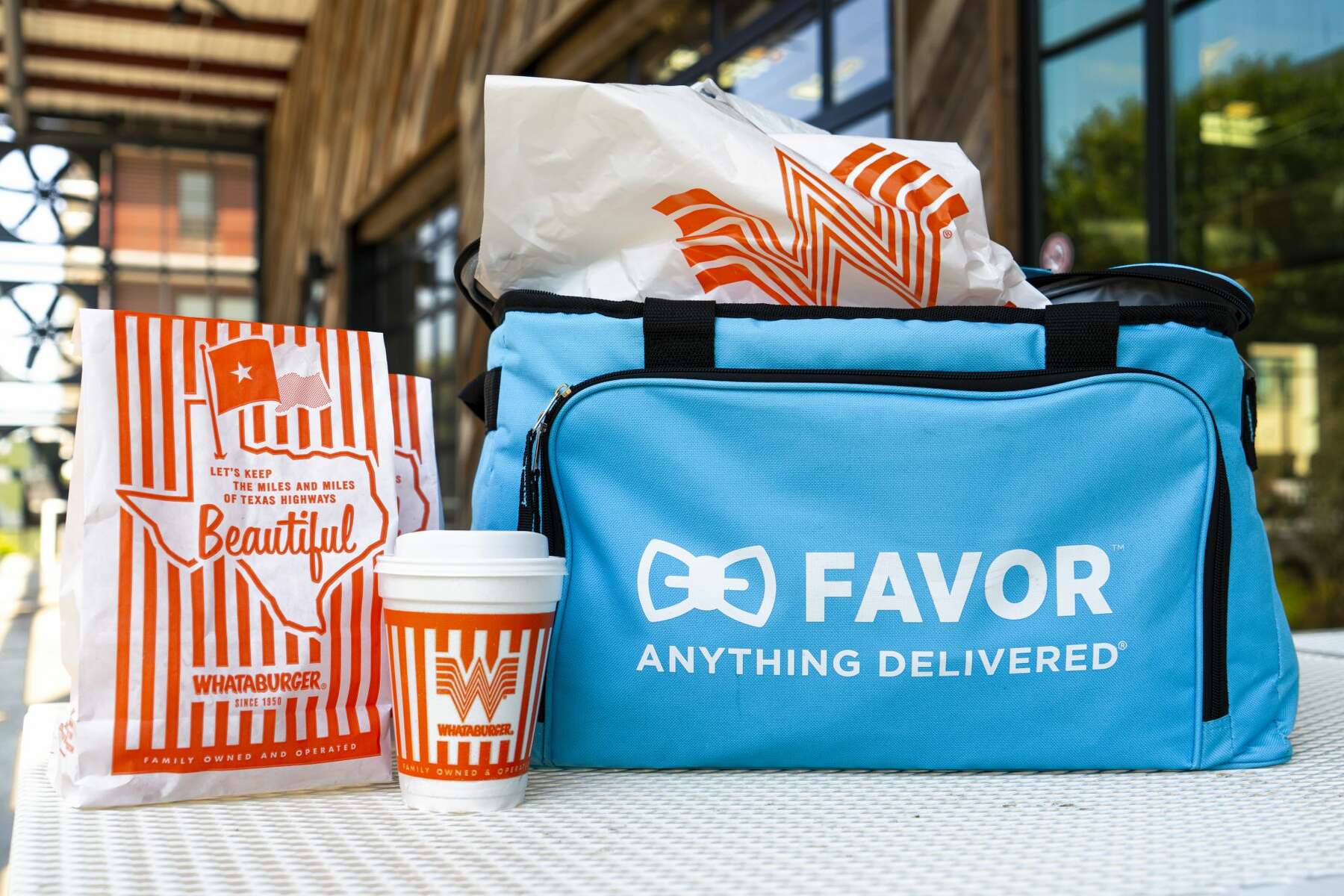 Texas Whataburger employees deliver food to H-E-B employees working long  hours