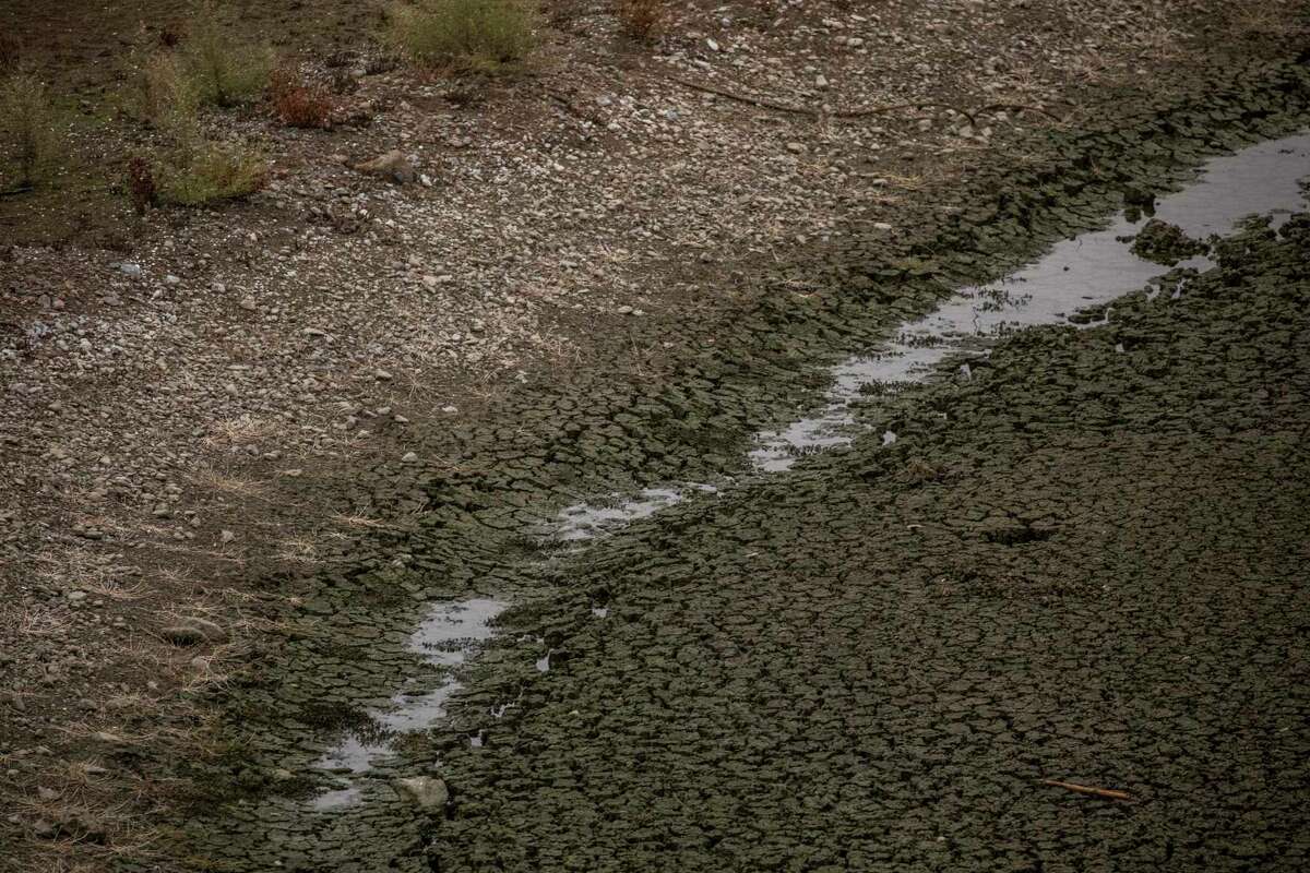 奇诺湖了地球的一部分曾经是水下。政府官员警告说,加州湖可能是第一个主要储层在现代去干。