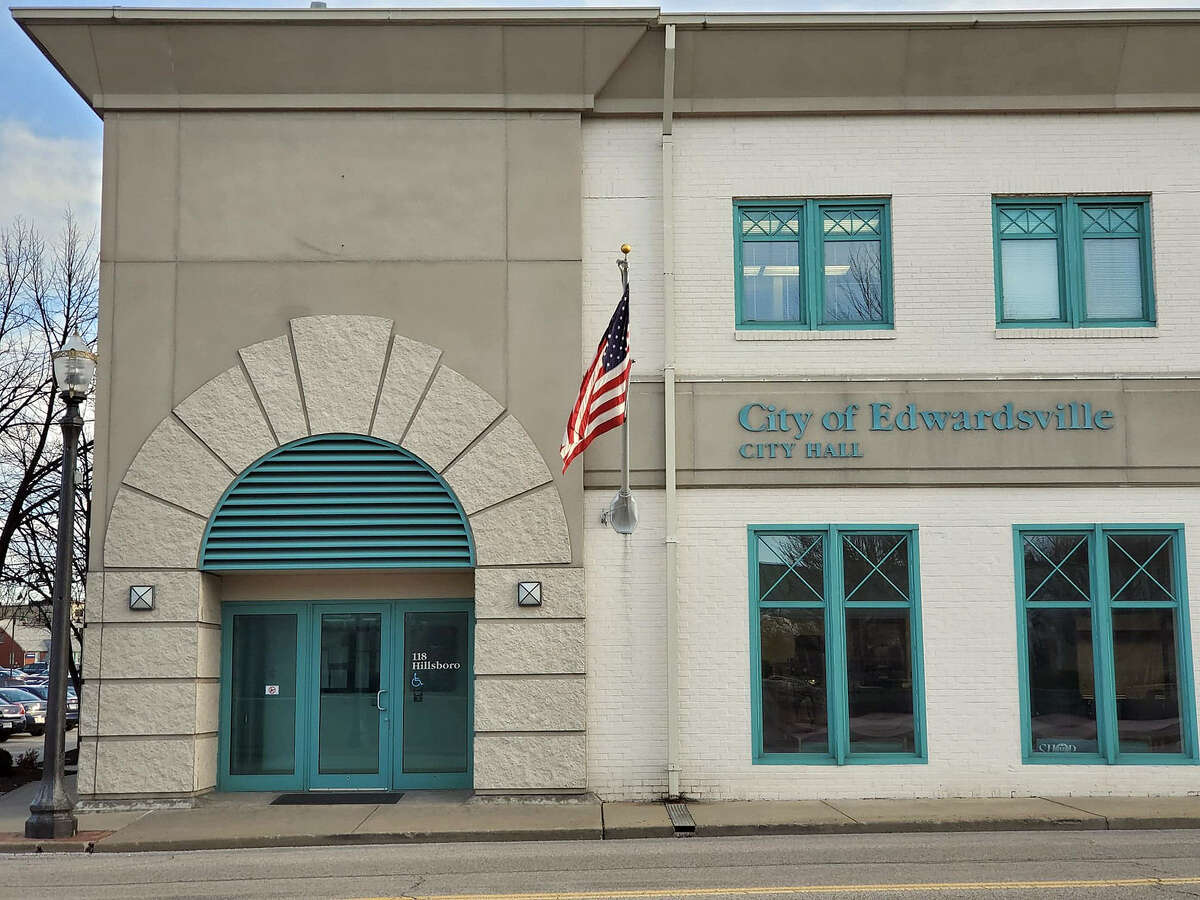 Edwardsville City Council's first meeting of 2022 will be held on Jan. 4 at 7 p.m. in the Edwardsville Council Chambers.