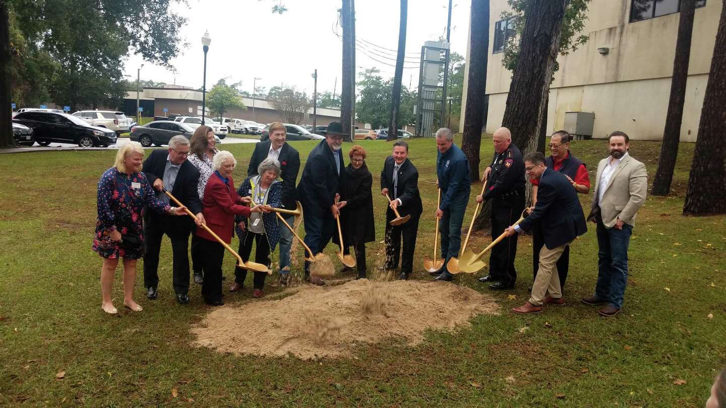 Harris County Precincts 3 And 4 Celebrate Groundbreaking Of George Hw Bush Community Center 9774