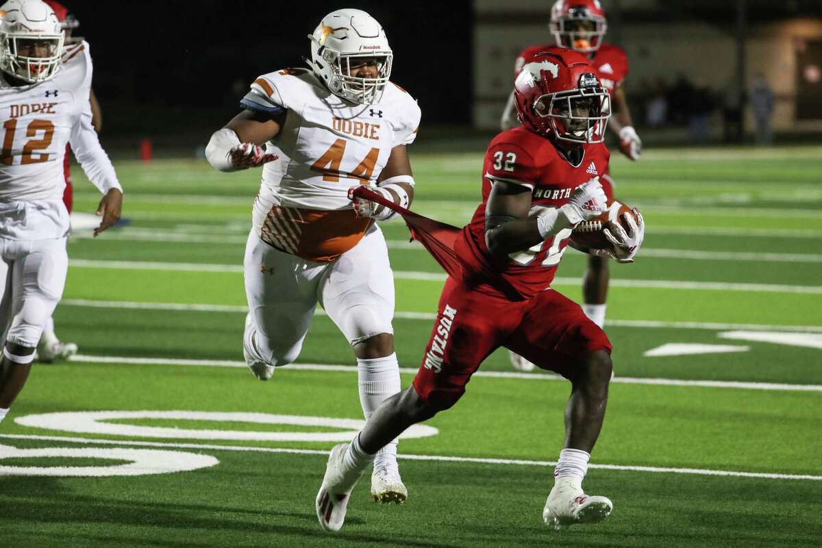 North Shore cruises into area round with win over Dobie