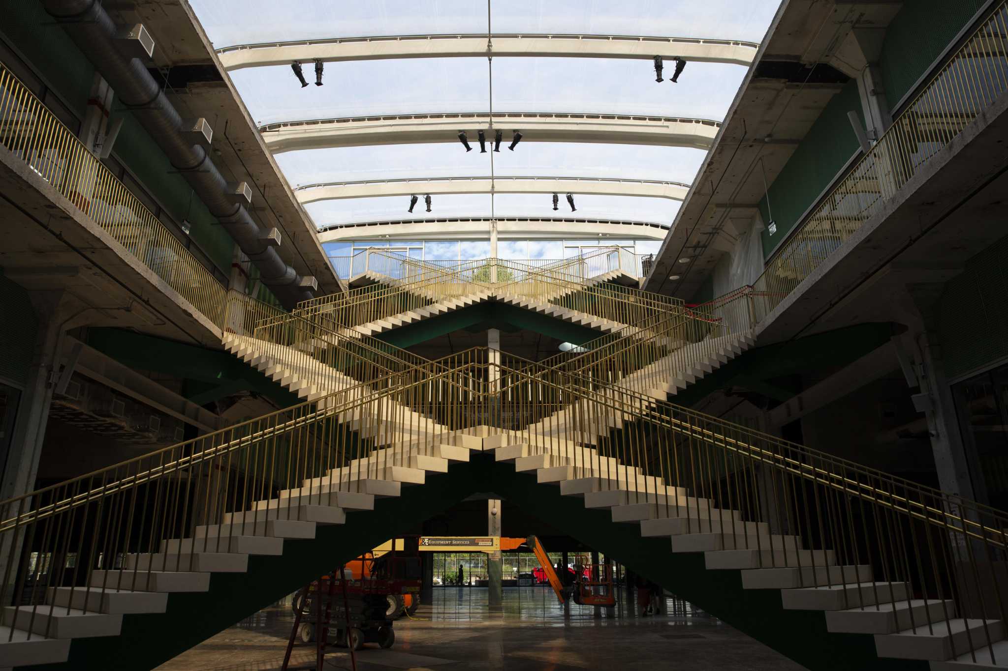 inside-the-new-post-houston-a-5-acre-rooftop-park-and-food-hall-in