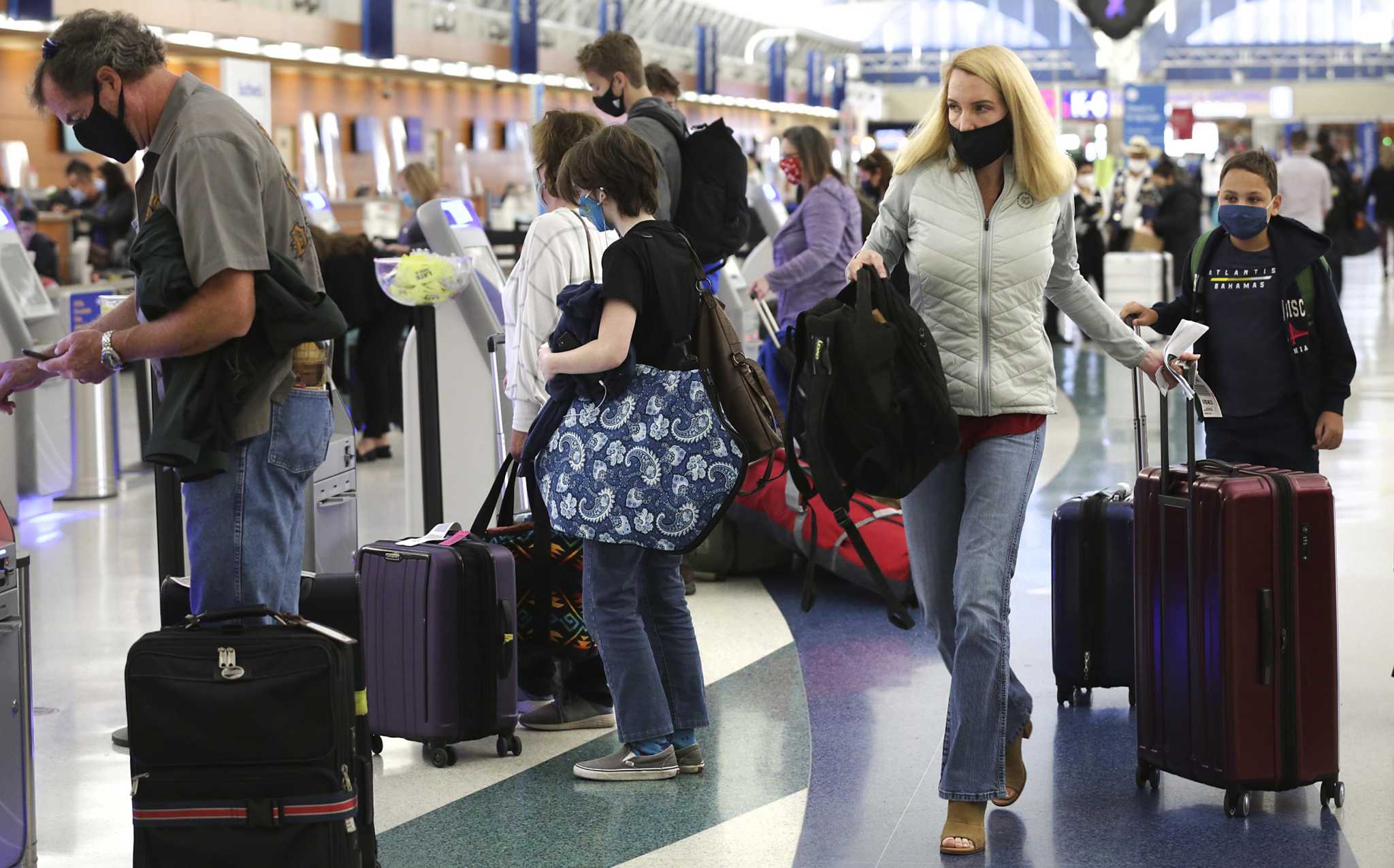 6 things you should know about holiday air travel